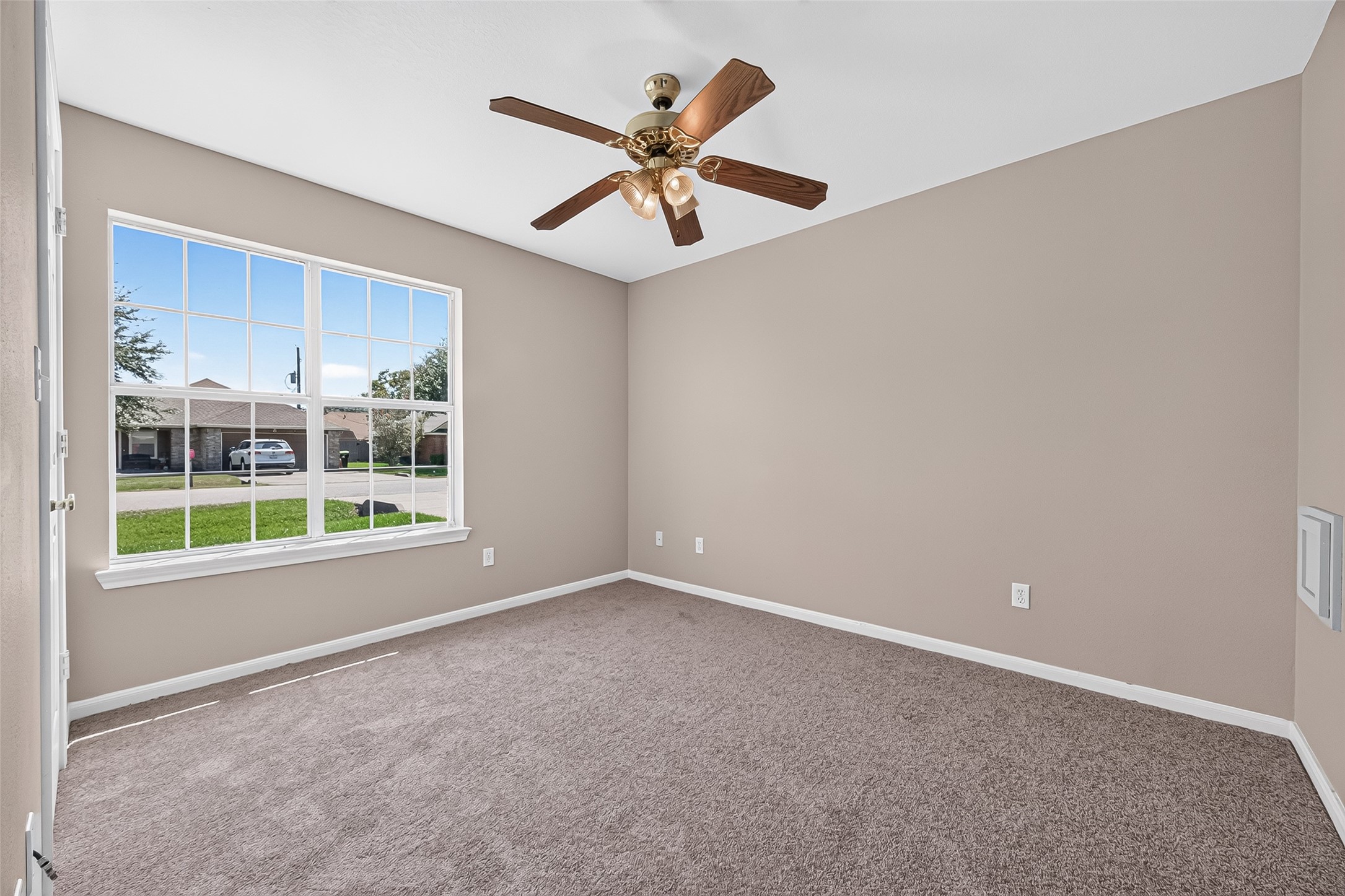 8721 Garrett Street Property Photo 18