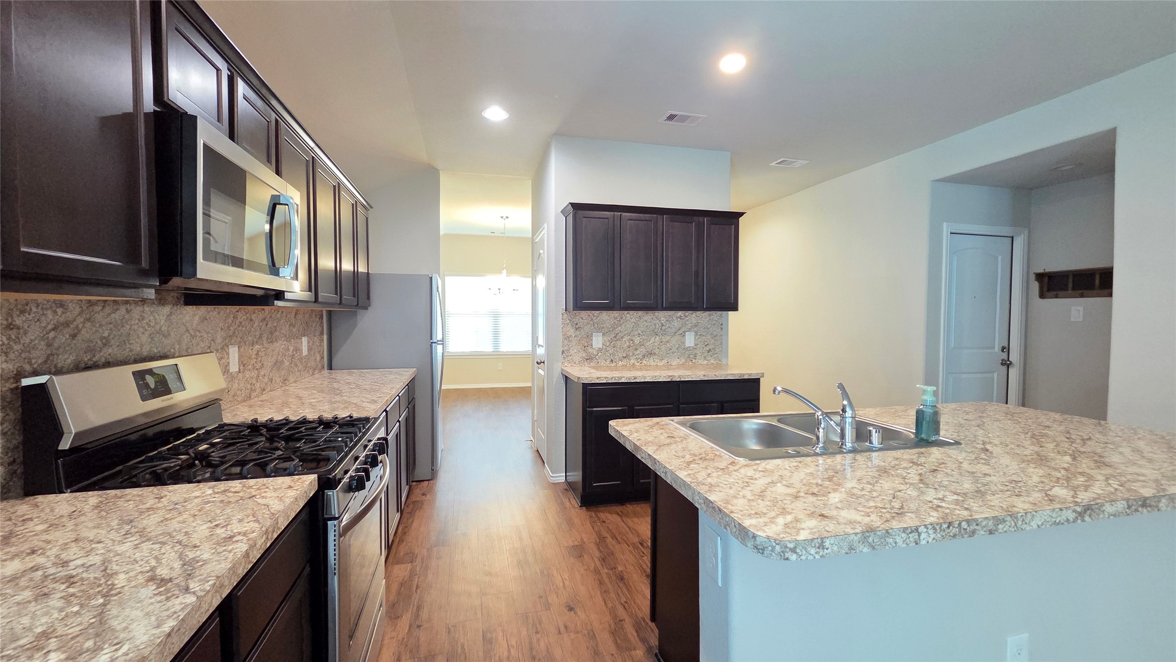 14097 Lake Crescent Drive Property Photo 4