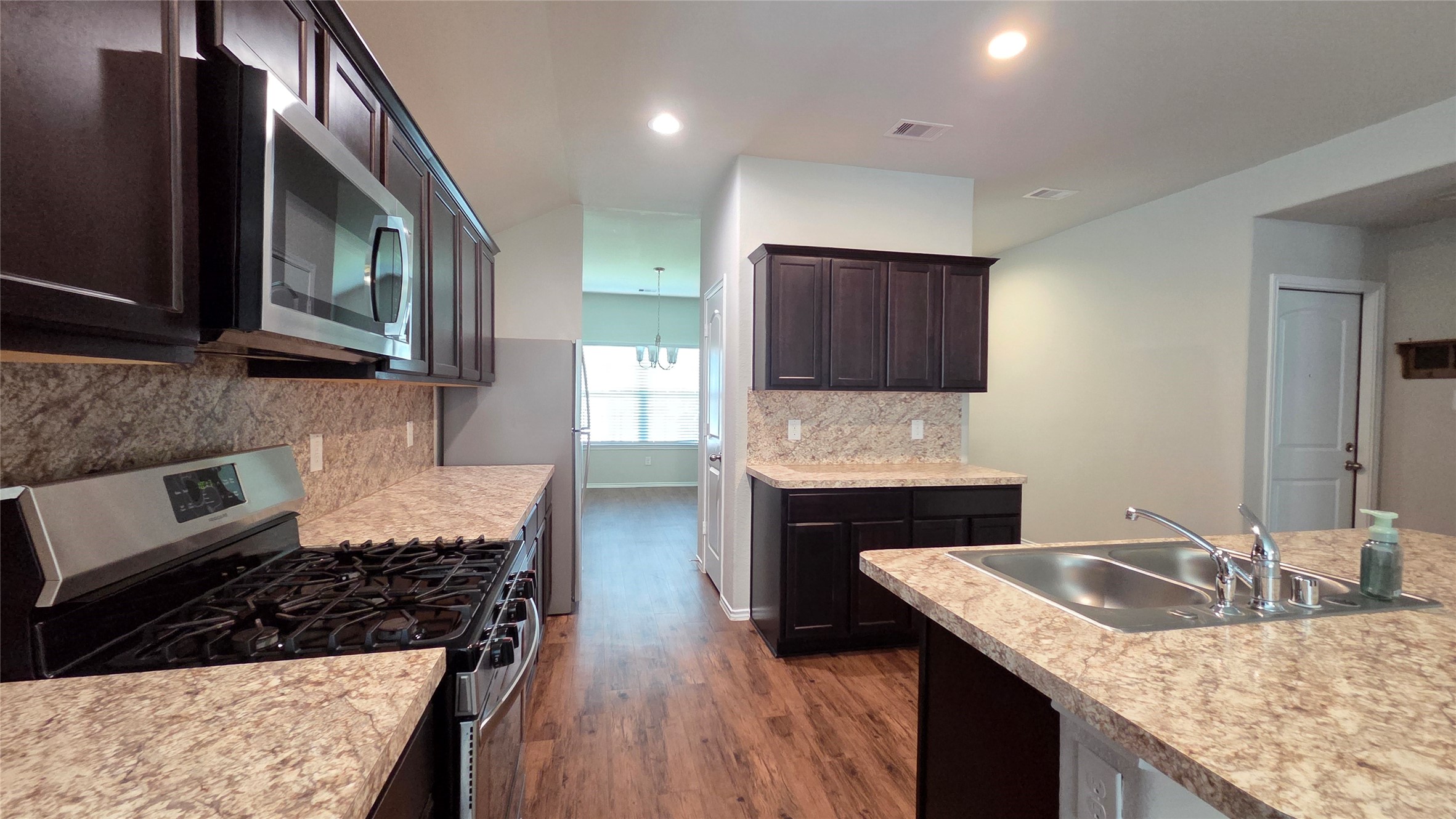 14097 Lake Crescent Drive Property Photo 5