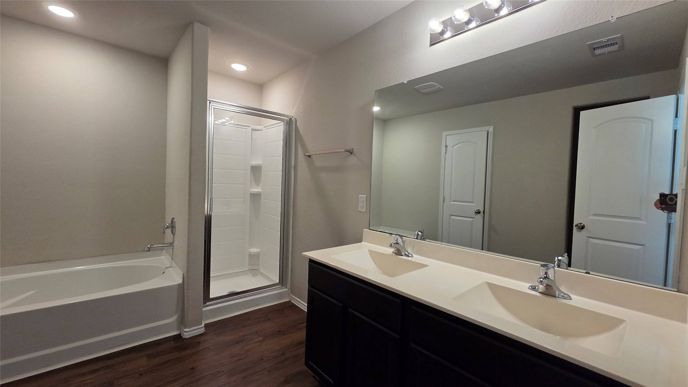 14097 Lake Crescent Drive Property Photo 11