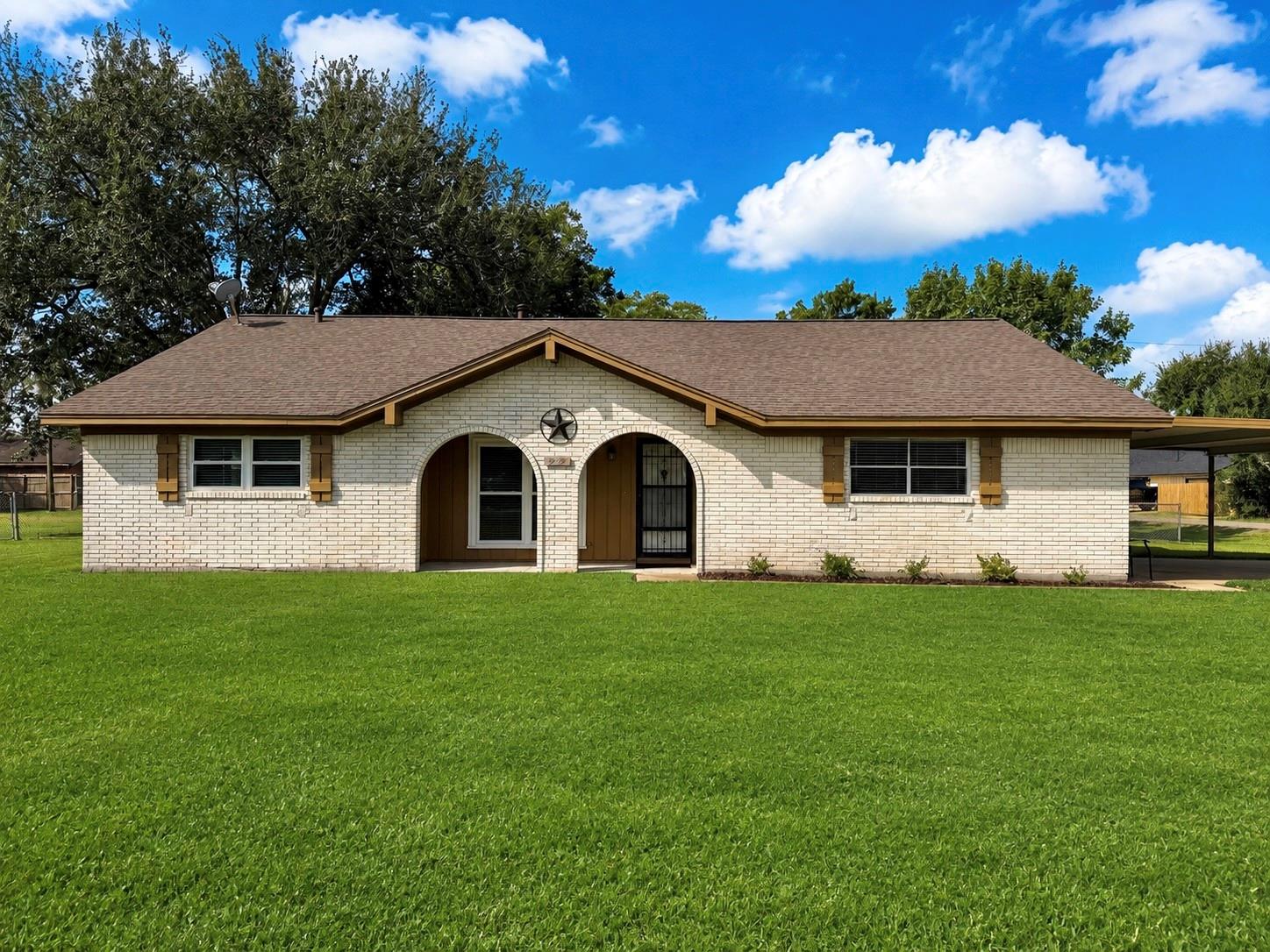 1302 Avenue H, Danbury Tx 77534 Property Photo 1