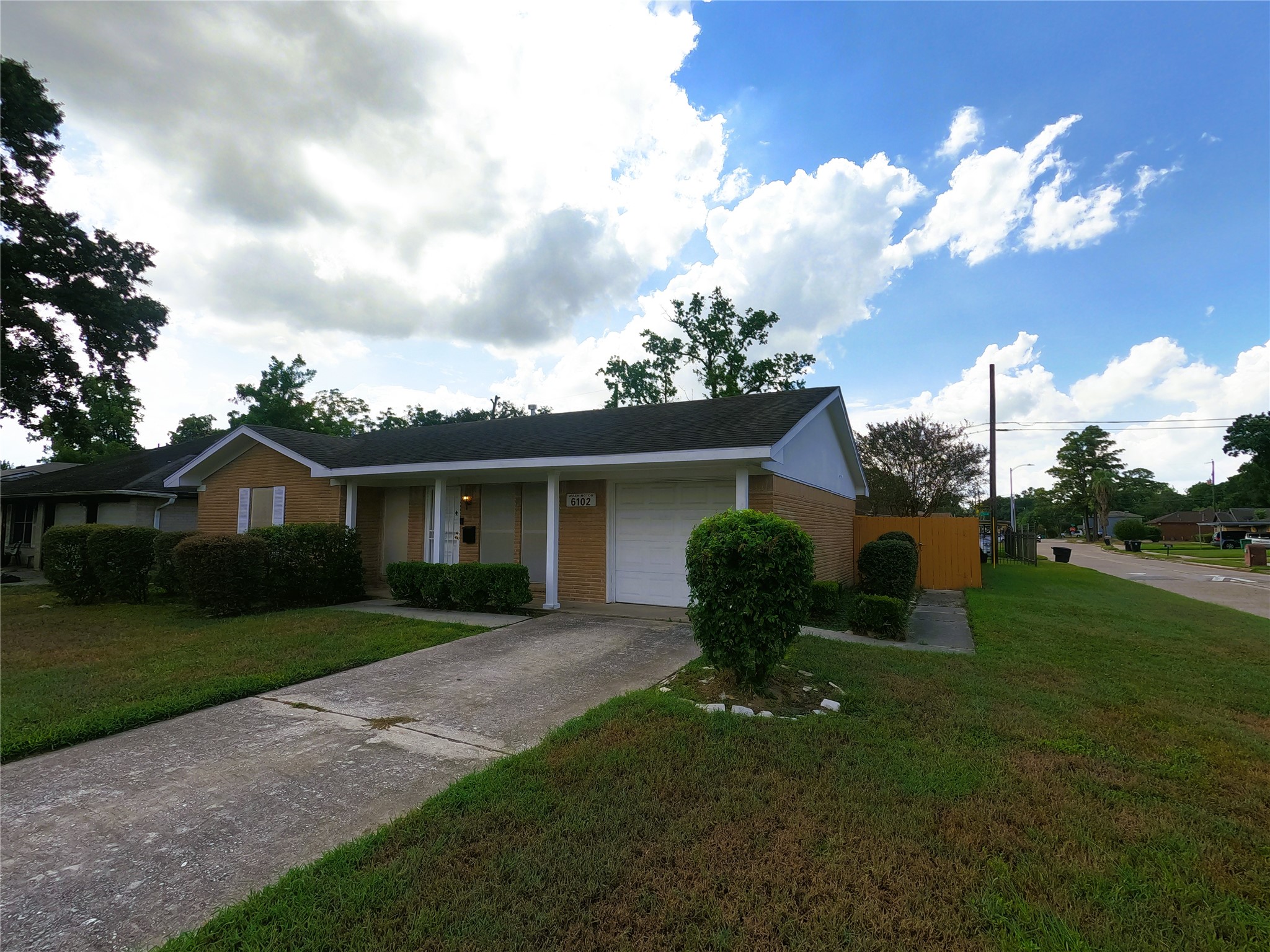6102 Rietta Street Property Photo 2