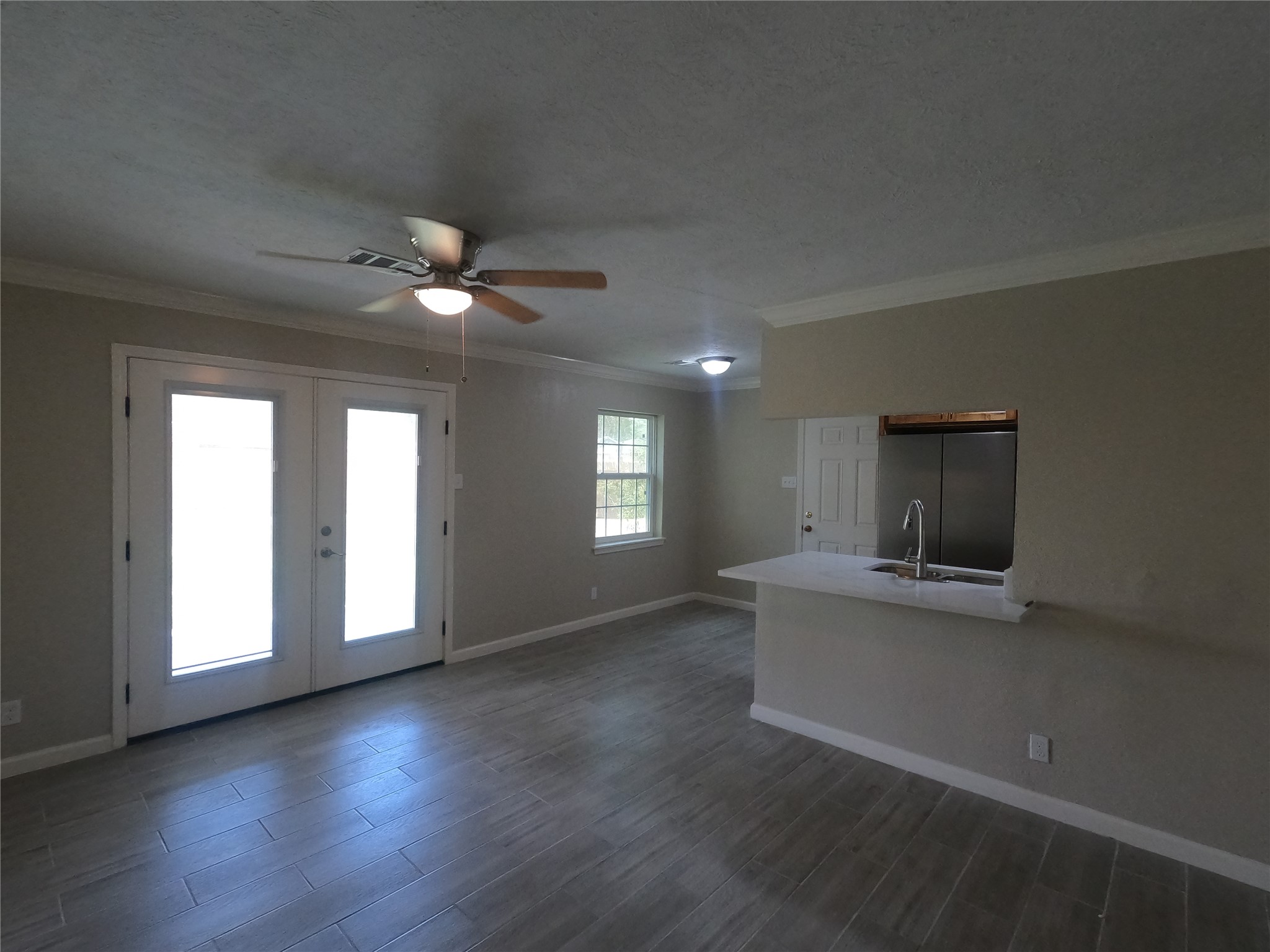 6102 Rietta Street Property Photo 4