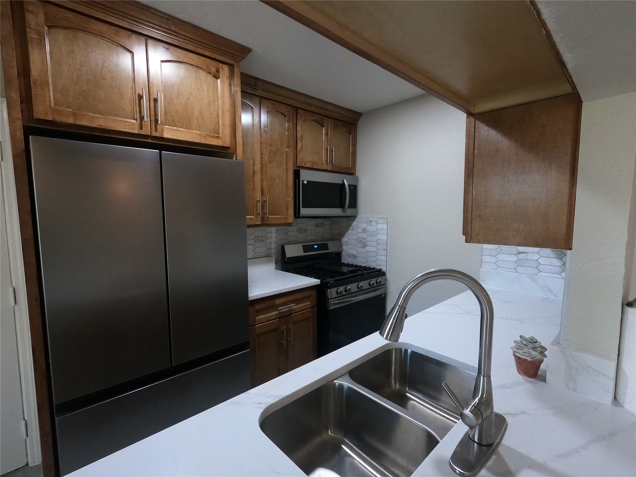 6102 Rietta Street Property Photo 5