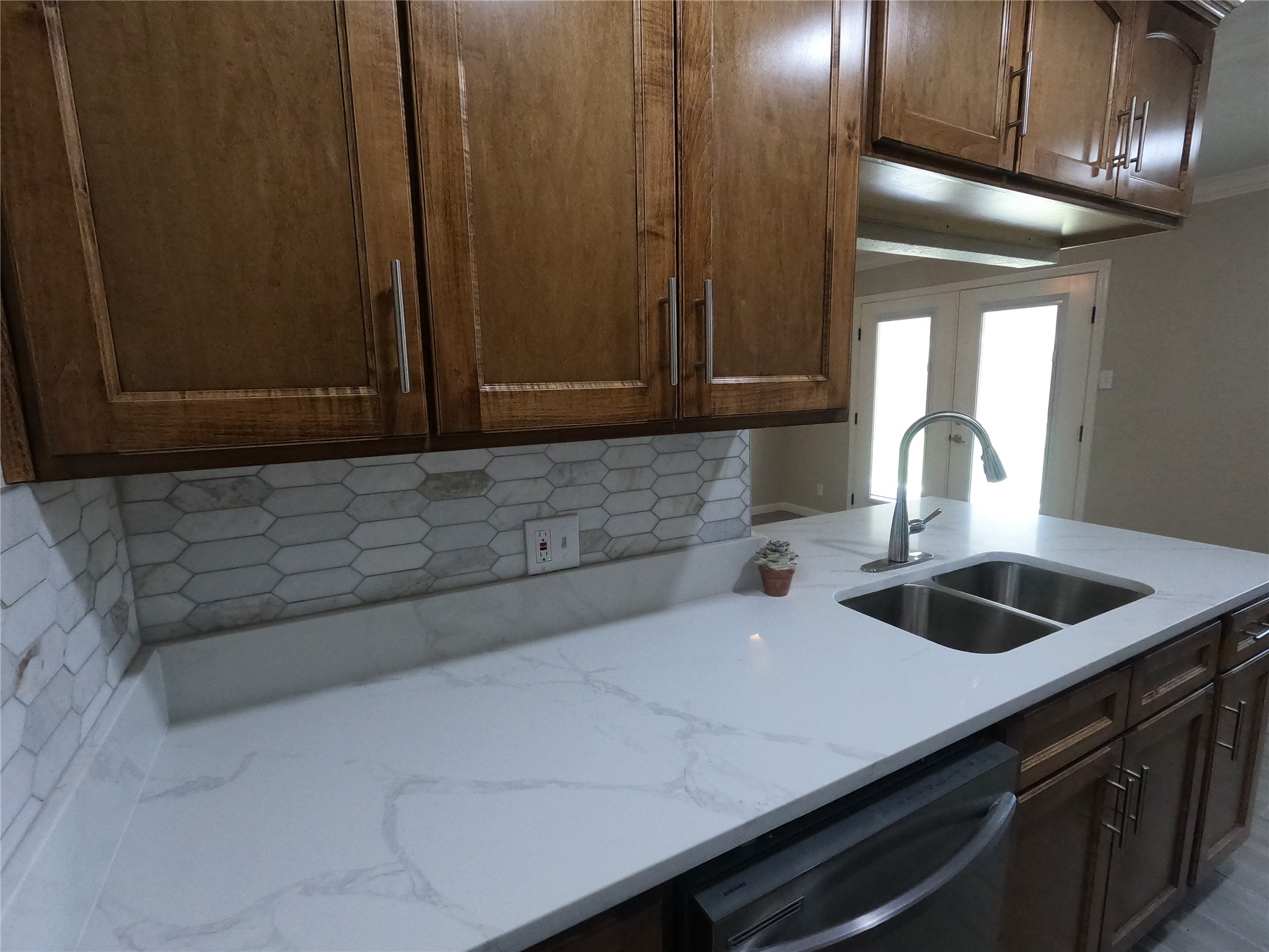 6102 Rietta Street Property Photo 6