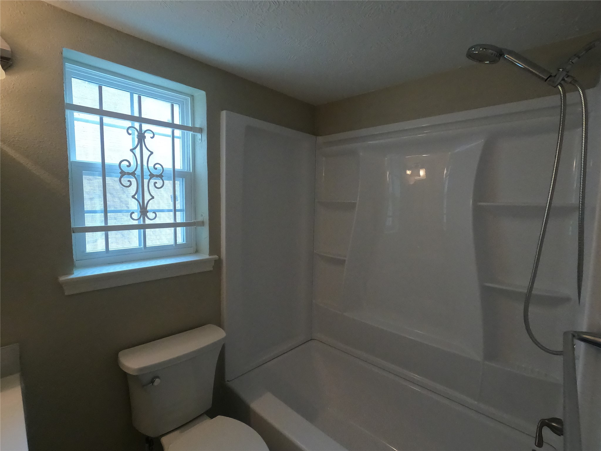 6102 Rietta Street Property Photo 9