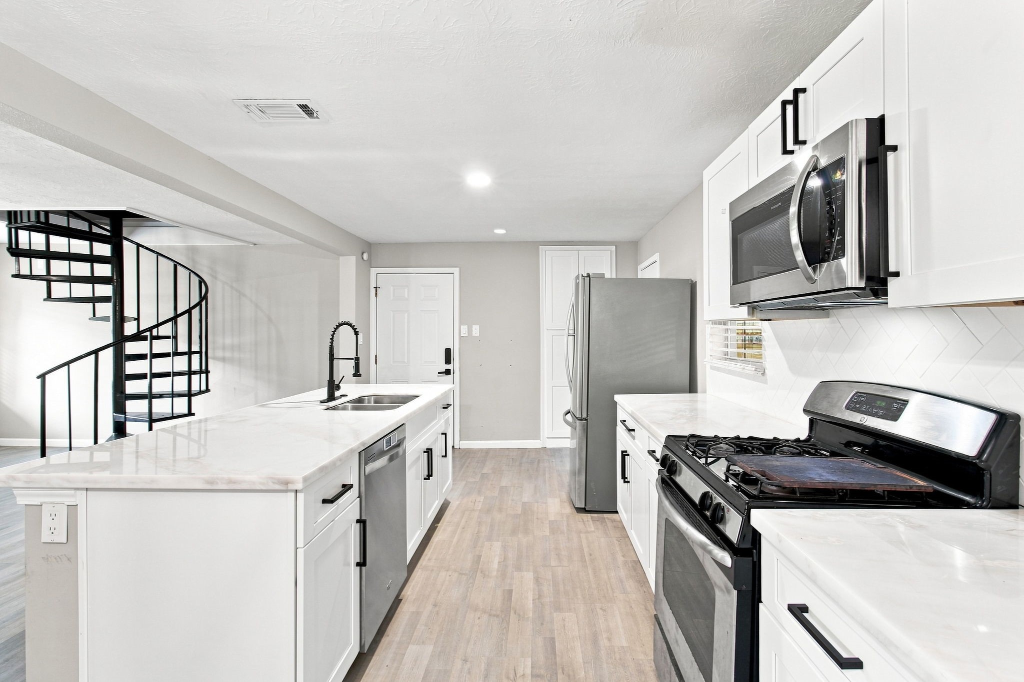 500 Ruth Street Property Photo 7