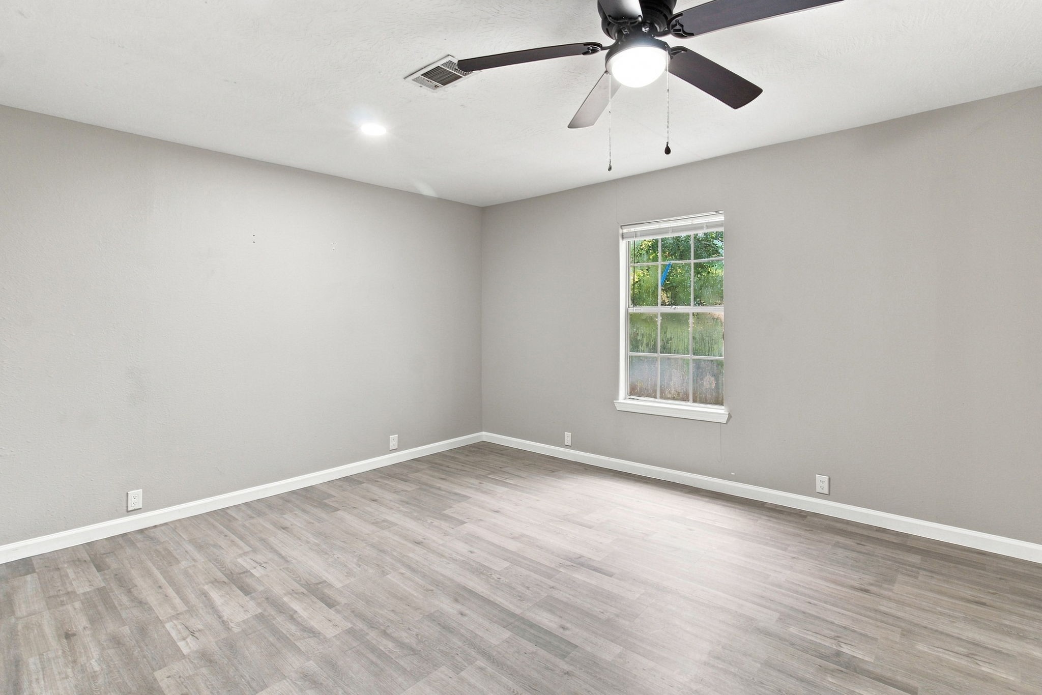 500 Ruth Street Property Photo 11