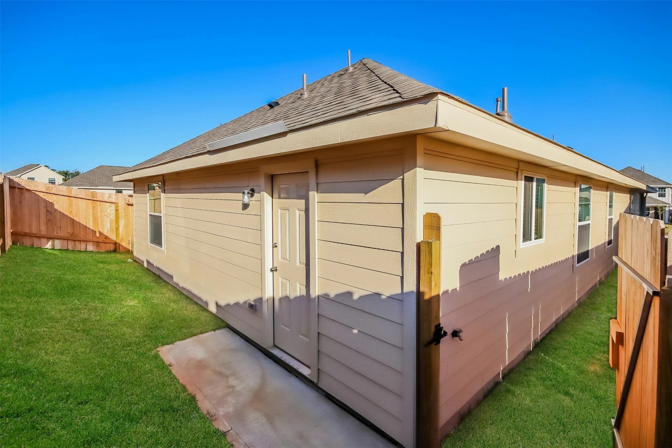 2525 Grayling Drive Property Photo 3