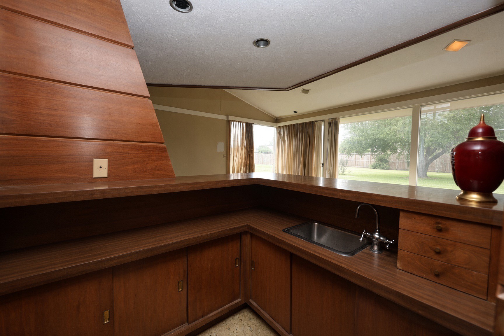 3506 S Parkwood Drive Property Photo 13