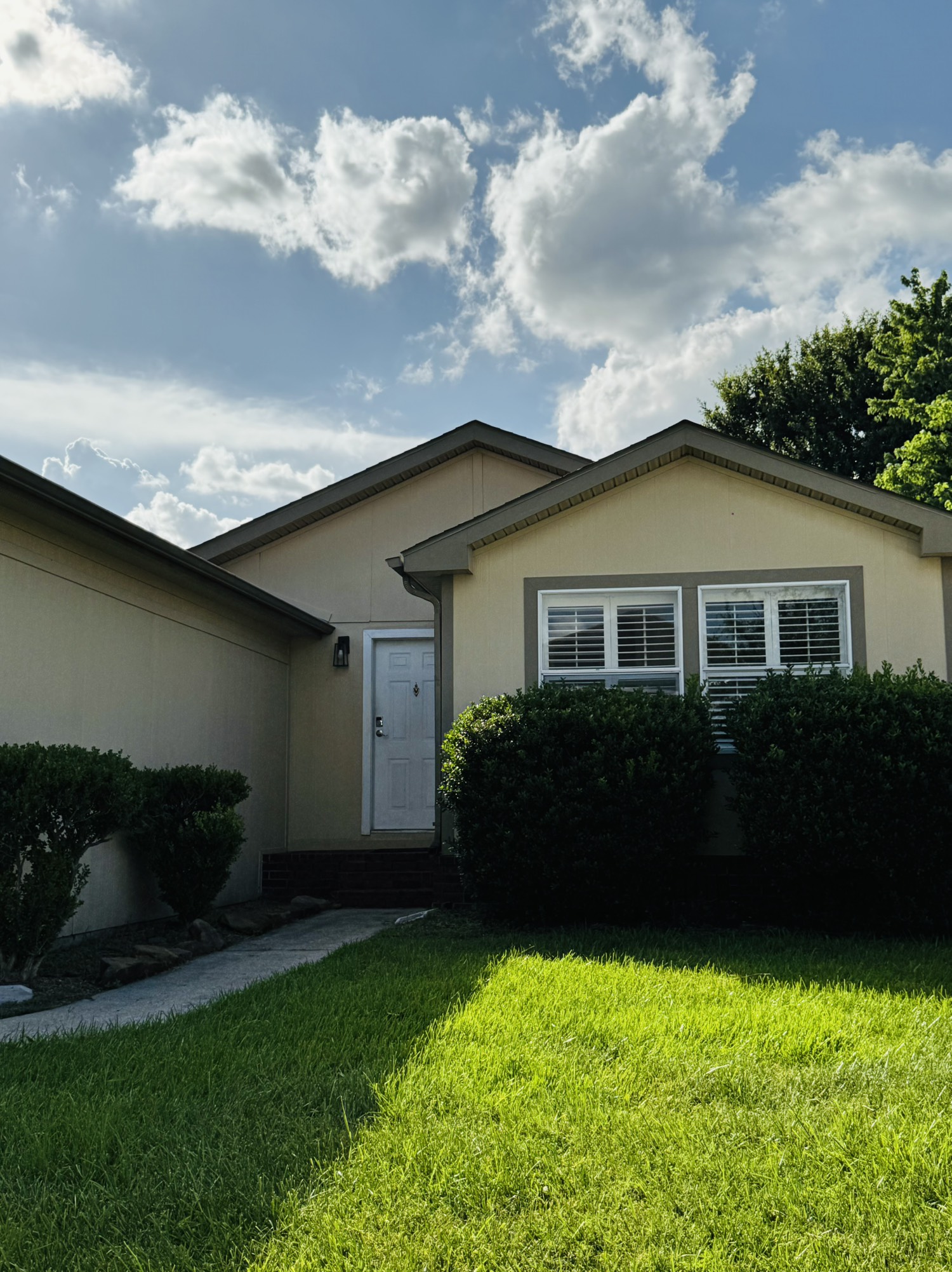 10118 Berrypatch Lane Property Photo 1