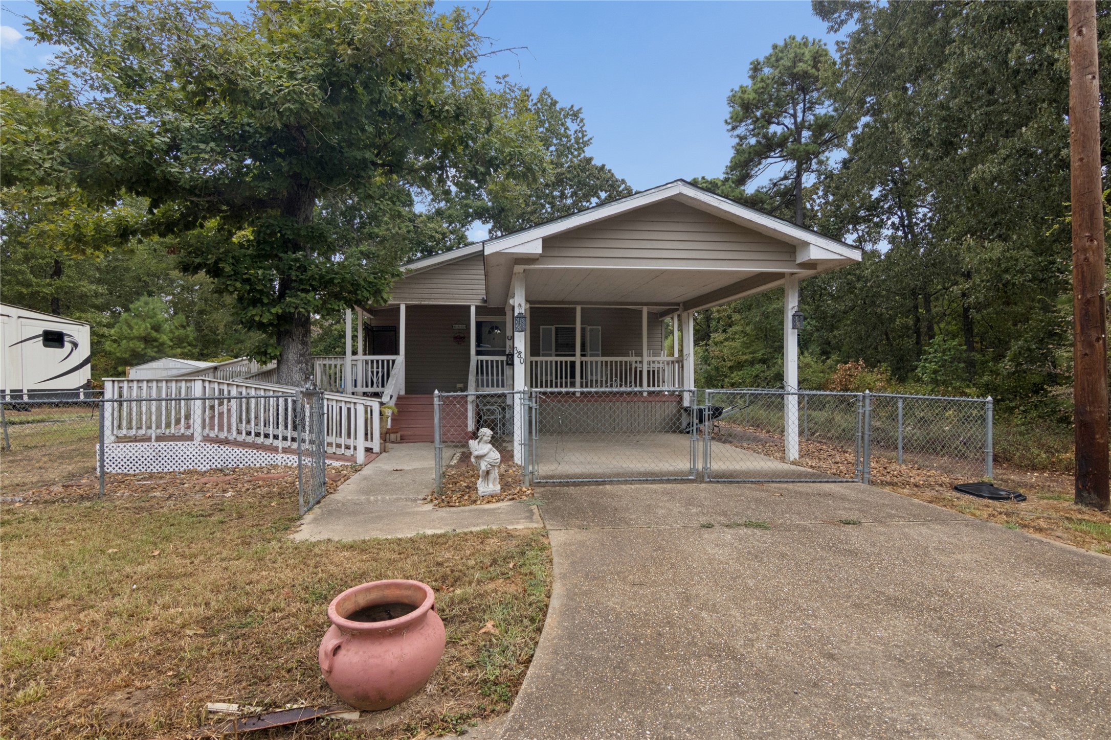 380 Antigua Drive Property Photo 1