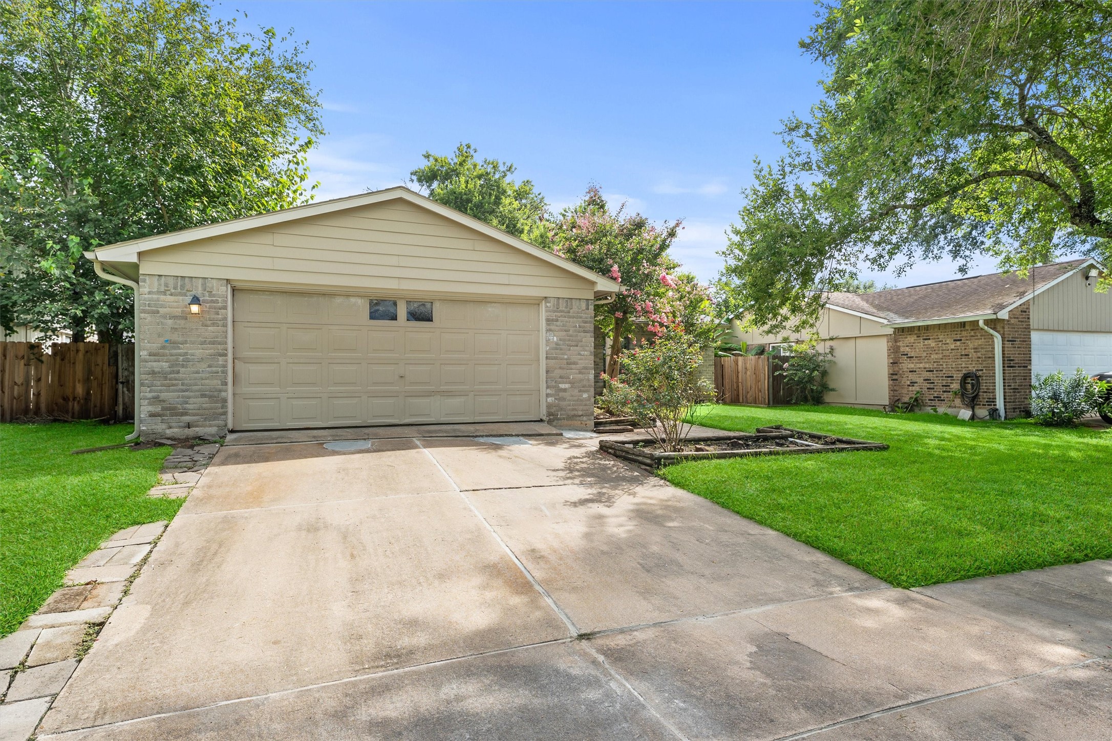 6931 Tara Drive Property Photo 2