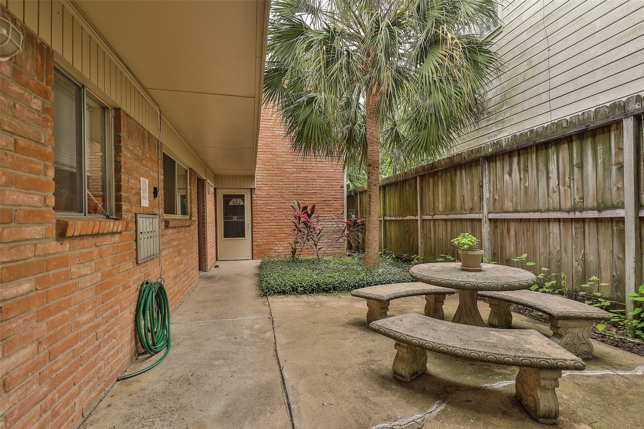 2201 Driscoll Street 4 Property Photo 13