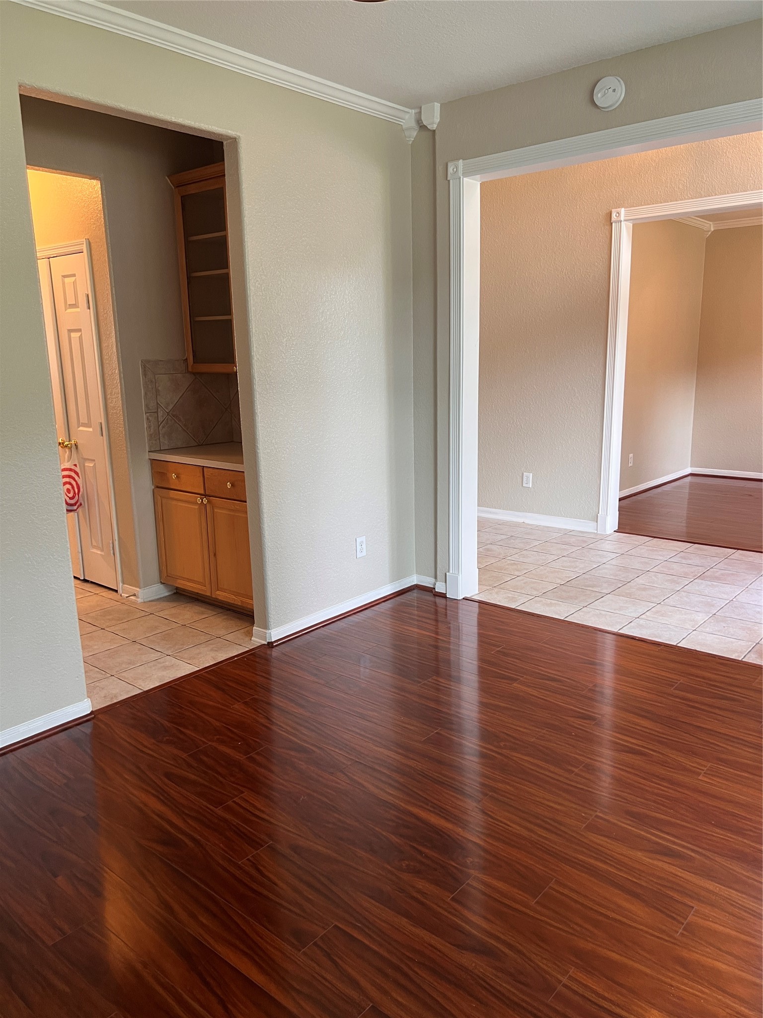 14210 Meadow Estates Lane Property Photo 4