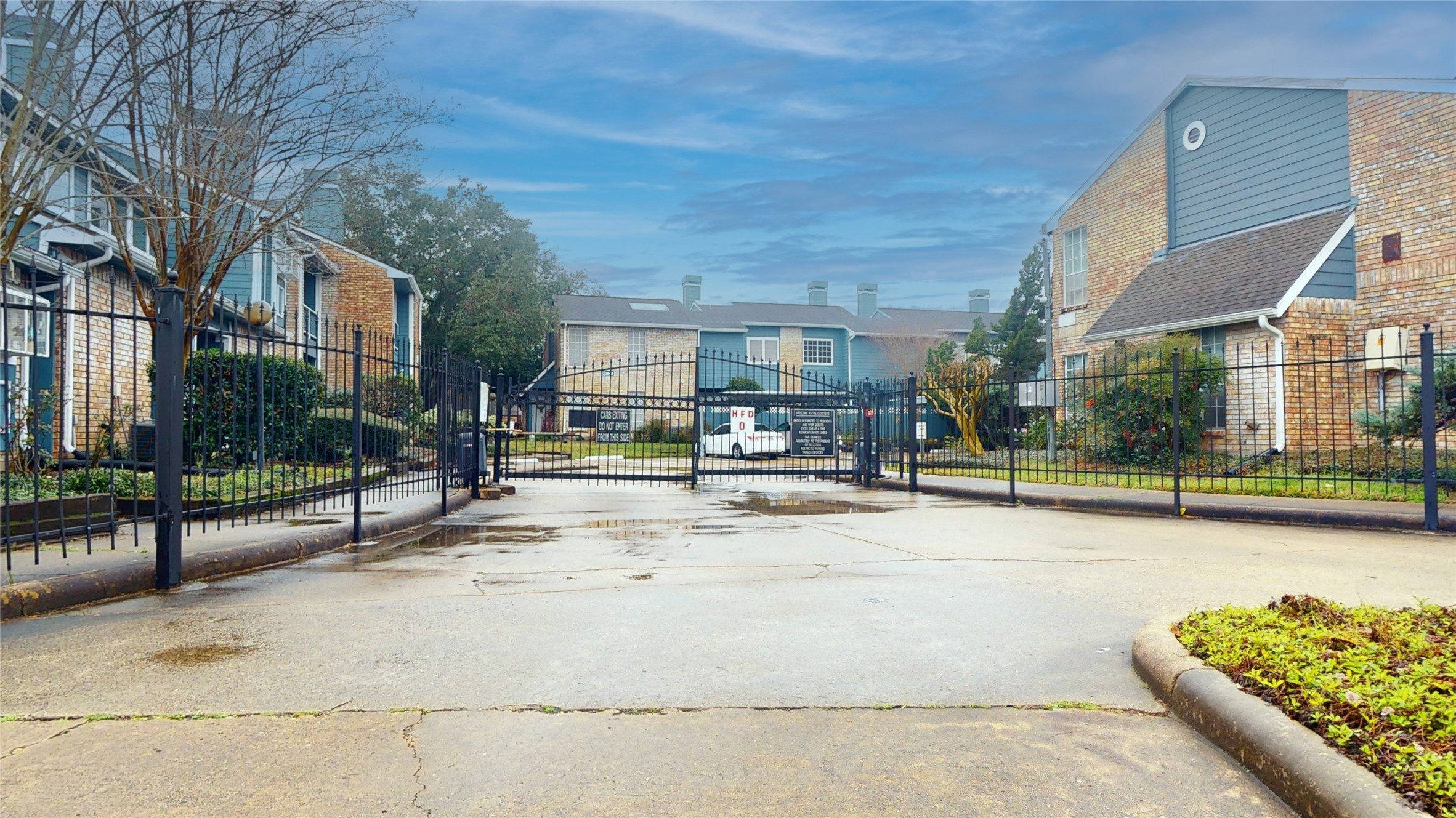 2323 Fairwind Road 860 Property Photo 2