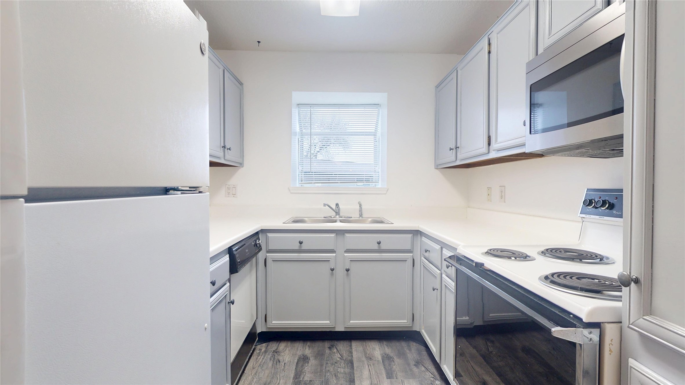 2323 Fairwind Road 860 Property Photo 14