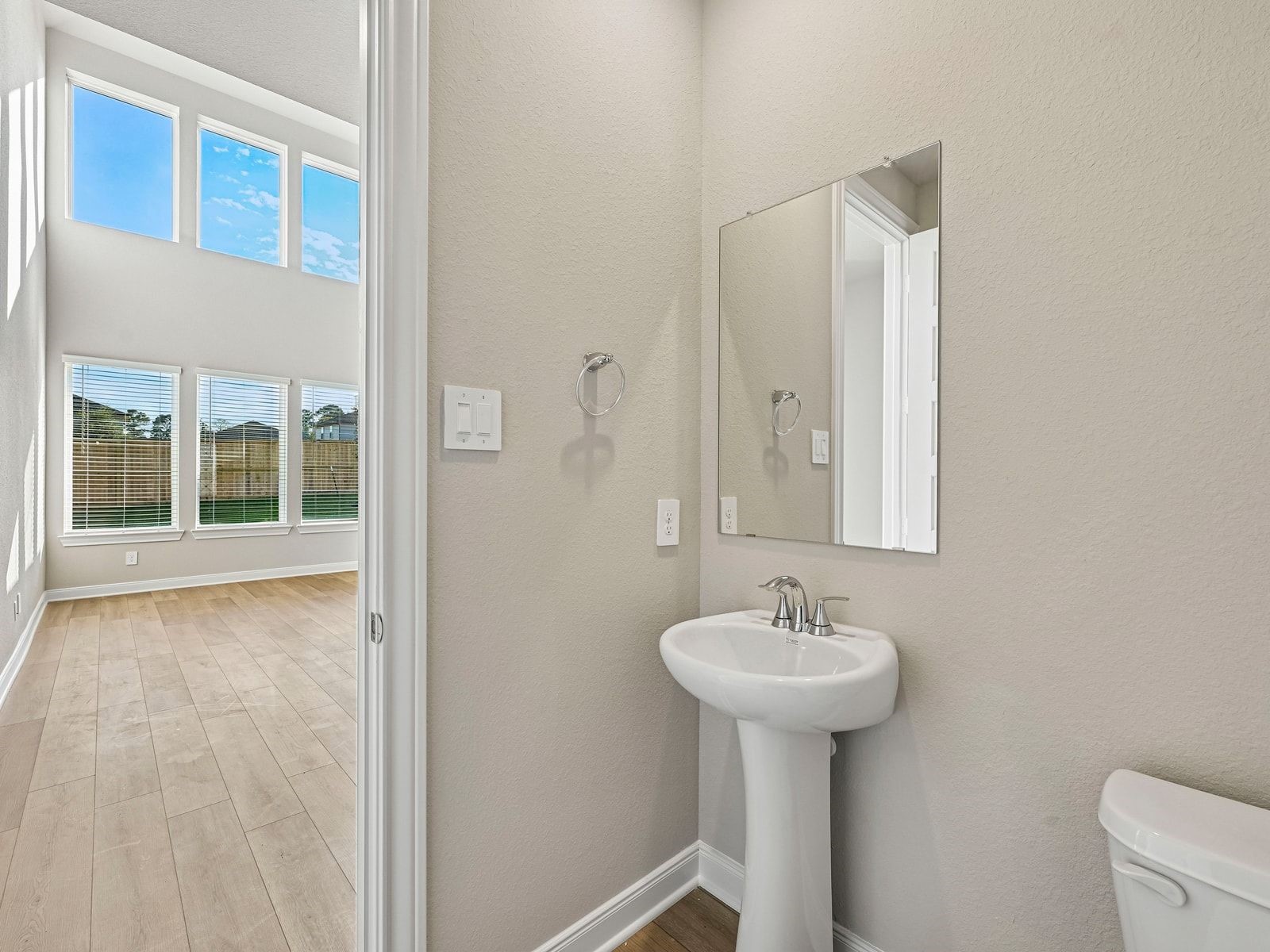 17825 Stone Terrace Lane Property Photo 9