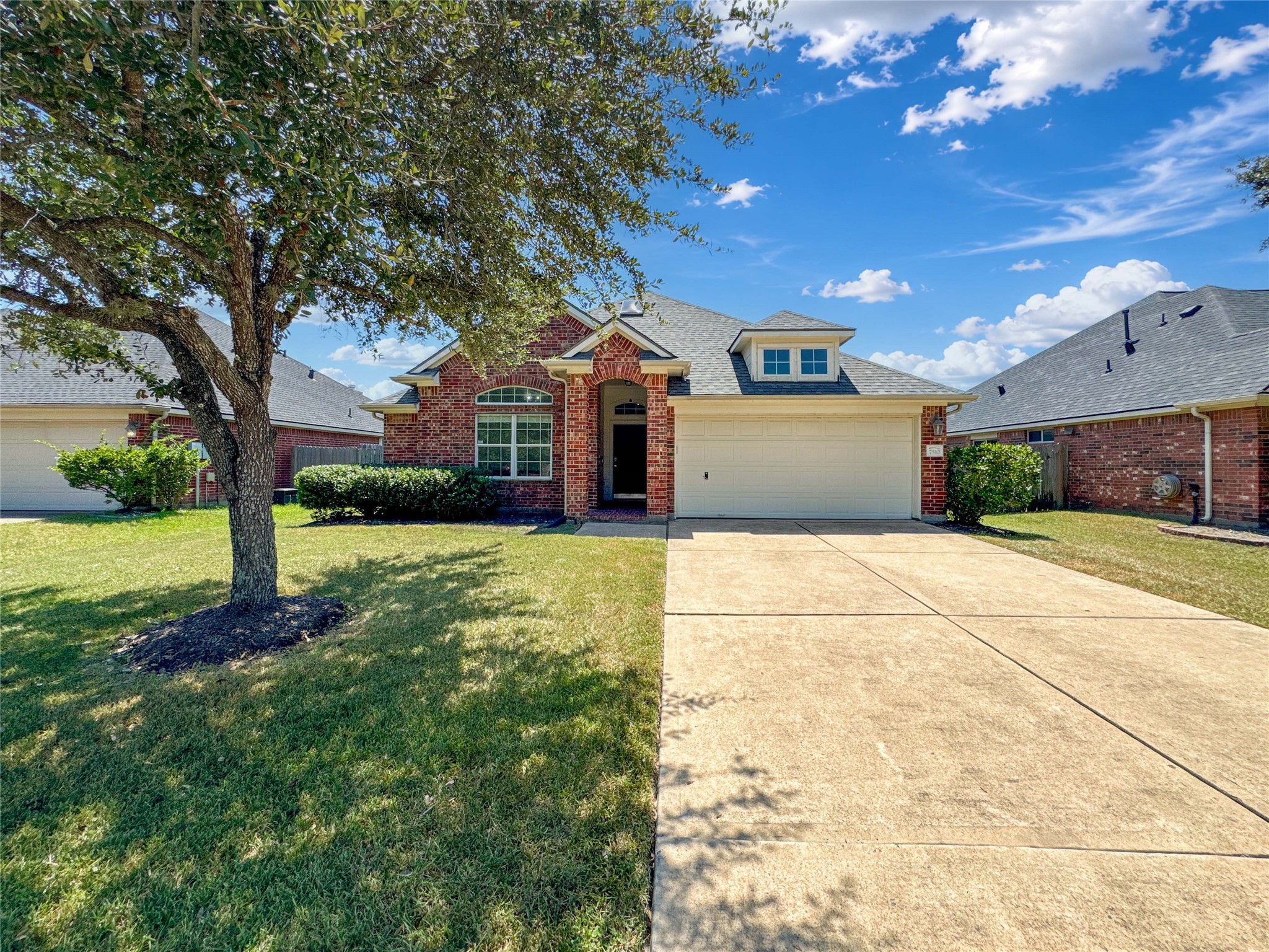 7510 Waterlilly Lane Property Photo 5