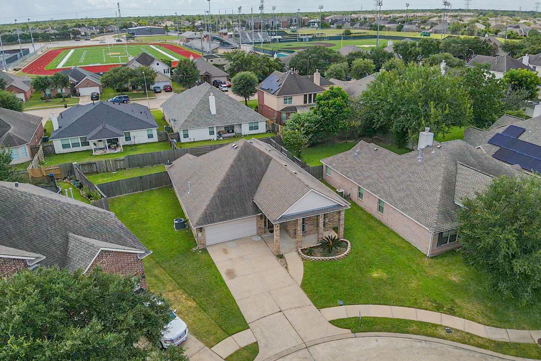 21011 Narrow Gate Drive Property Photo 4