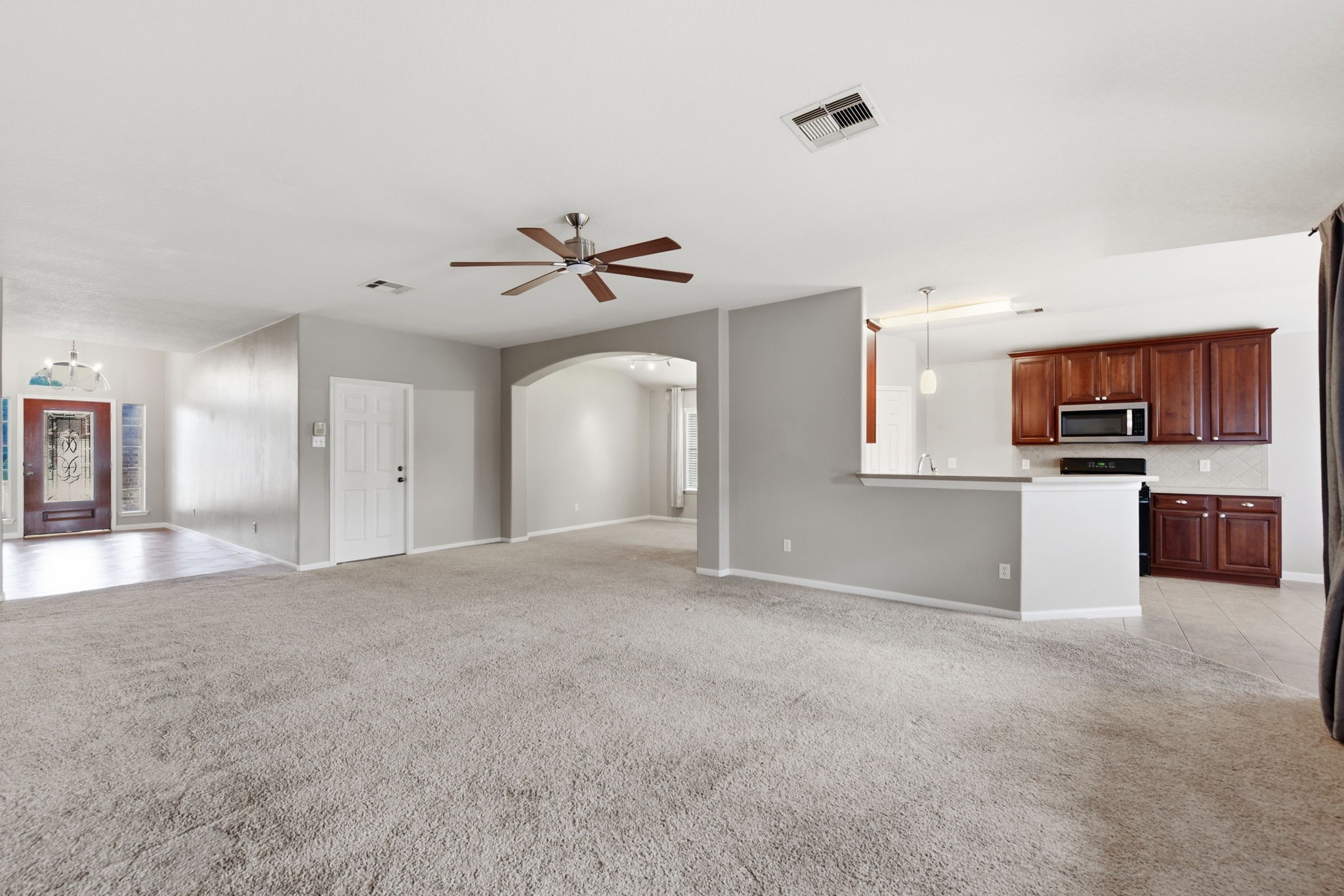 21011 Narrow Gate Drive Property Photo 9