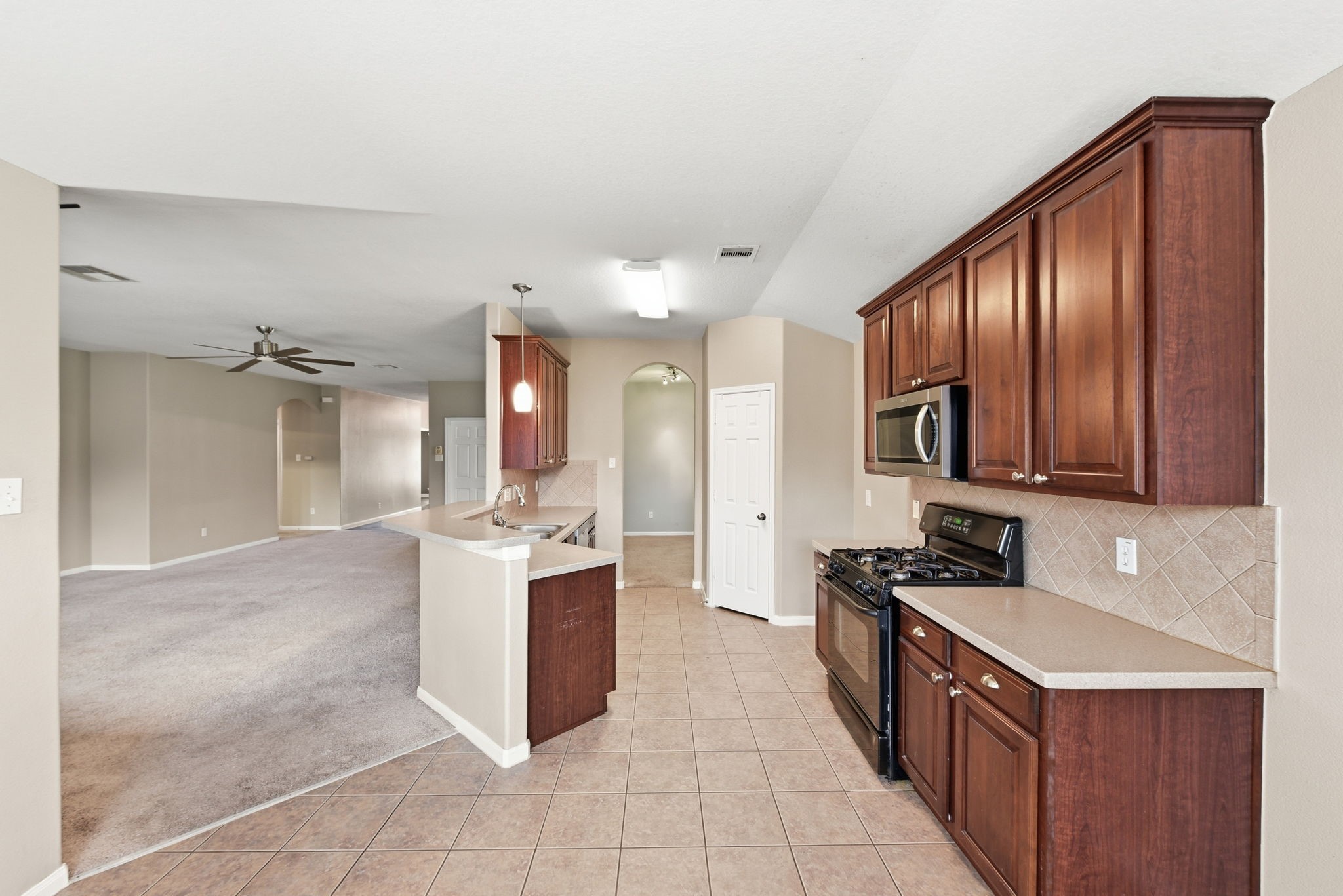 21011 Narrow Gate Drive Property Photo 12