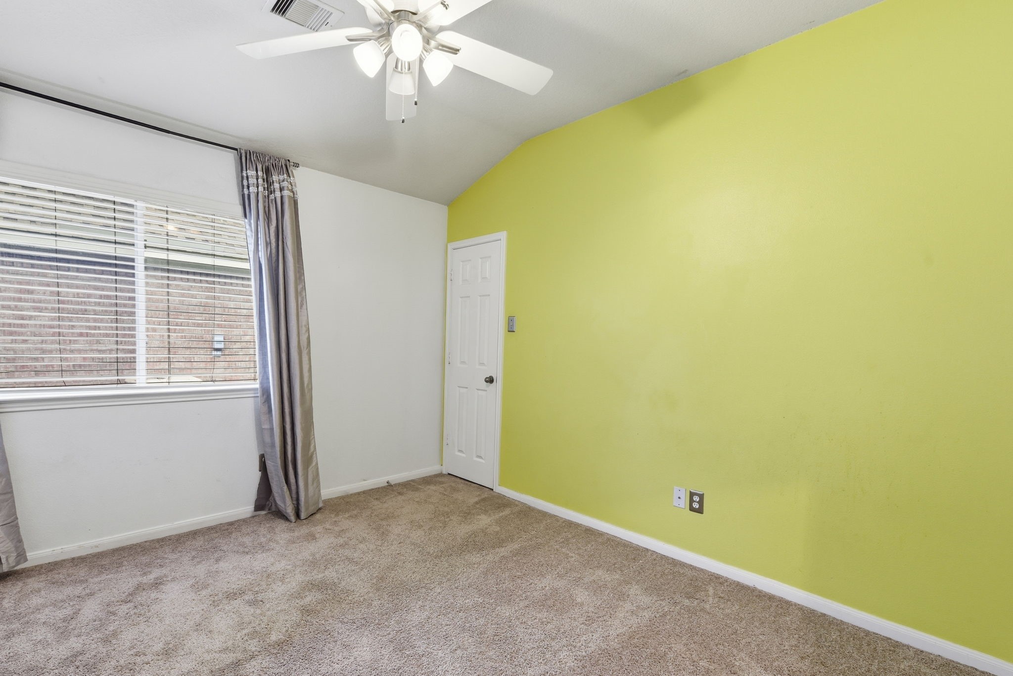 21011 Narrow Gate Drive Property Photo 20