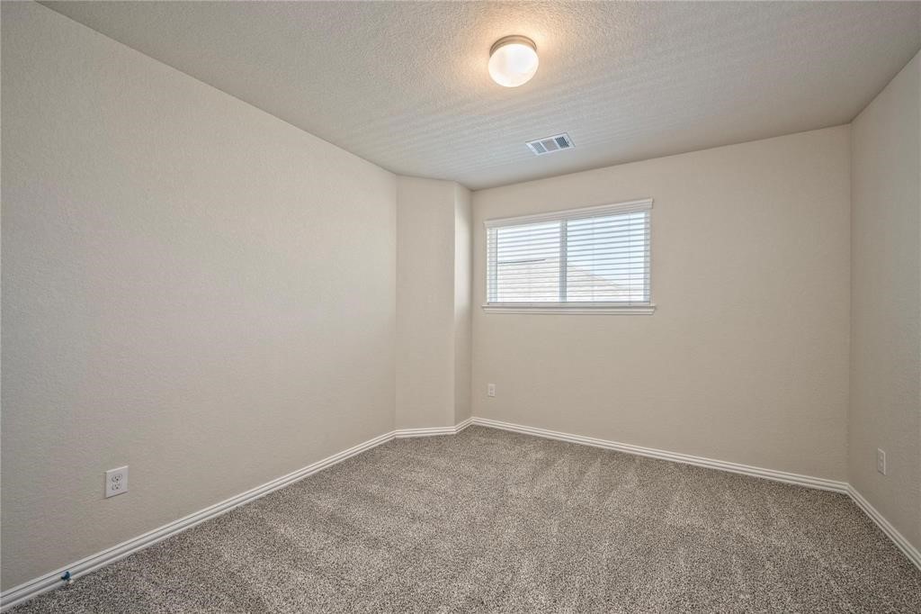 5106 Eagle Falls Lane Property Photo 2