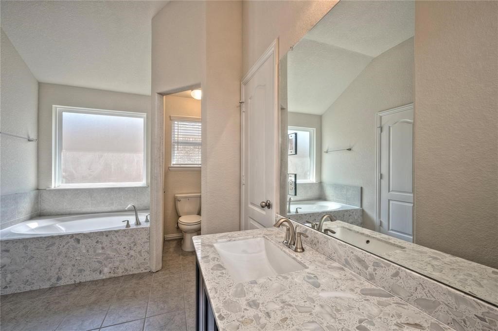 5106 Eagle Falls Lane Property Photo 4