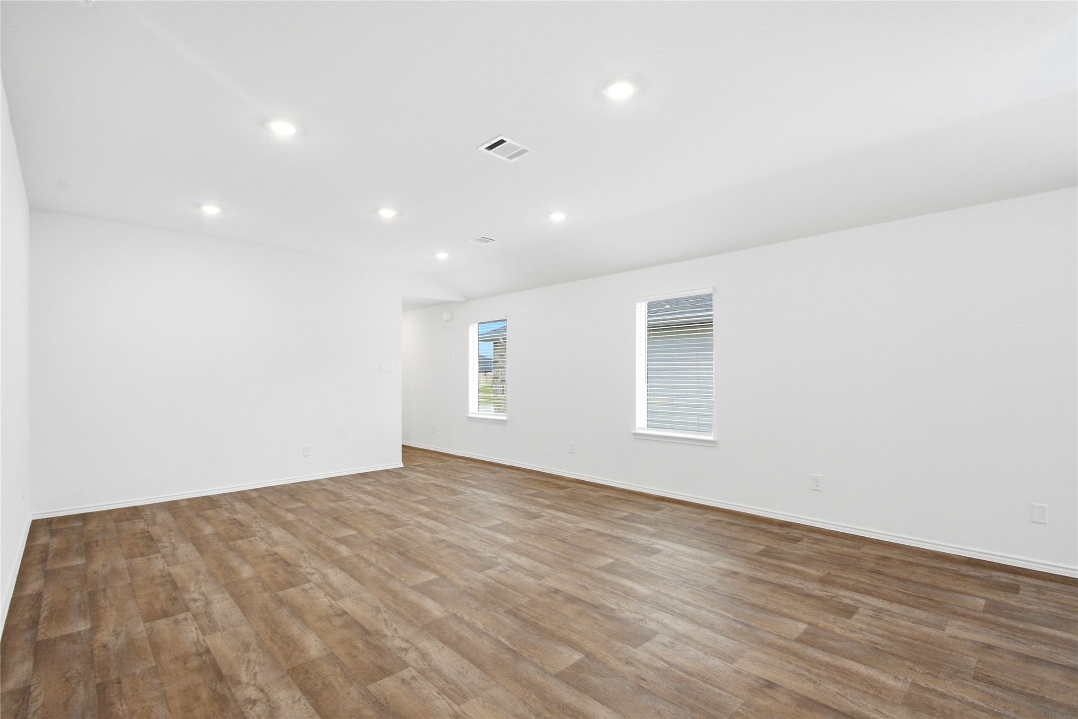 3014 Liams Tower Ln Property Photo 5