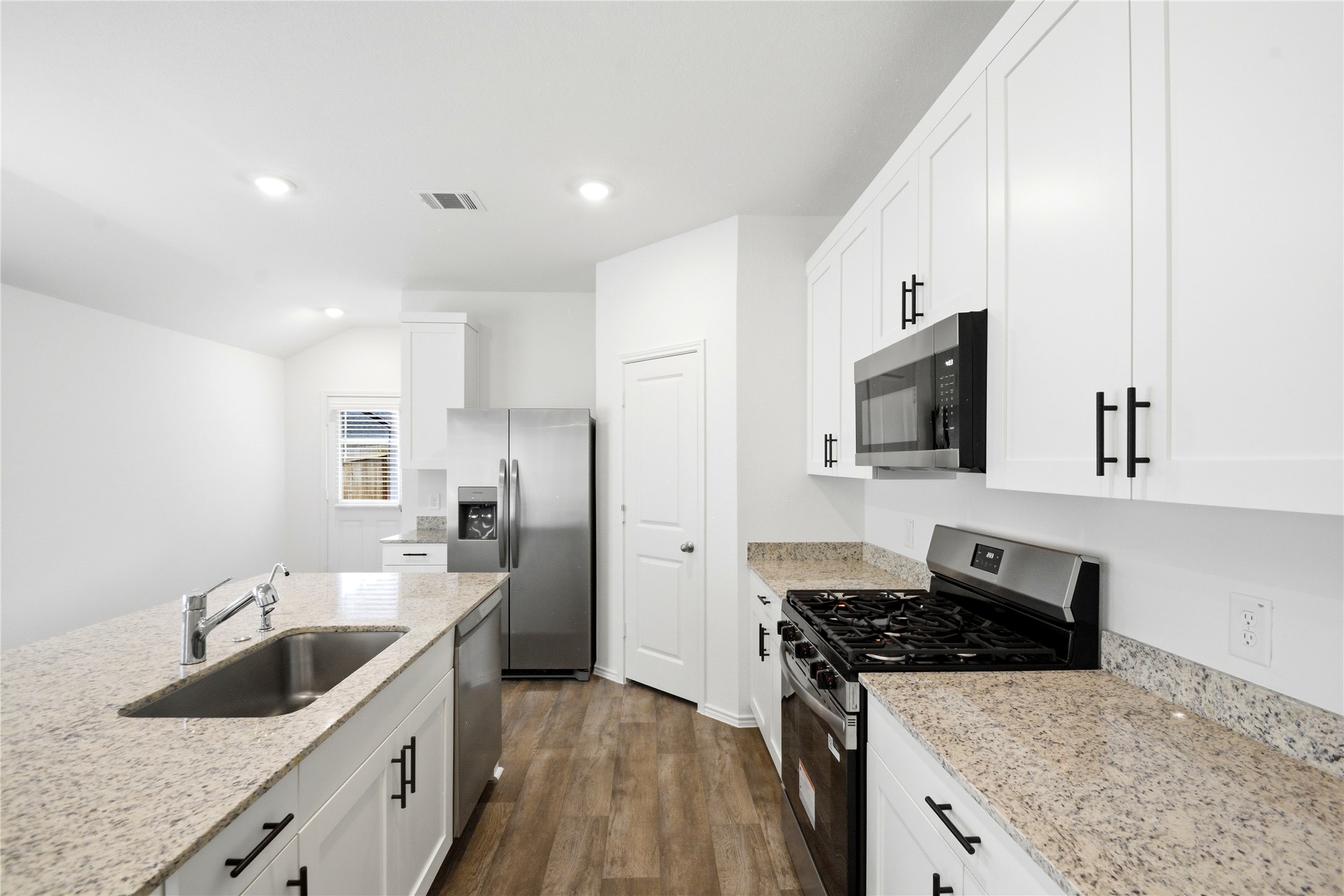 3014 Liams Tower Ln Property Photo 7