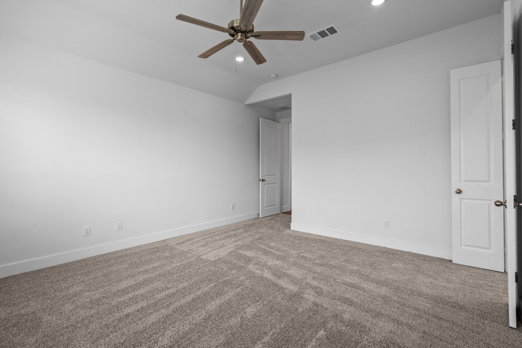 128 Coastal Prairie Drive Property Photo 13