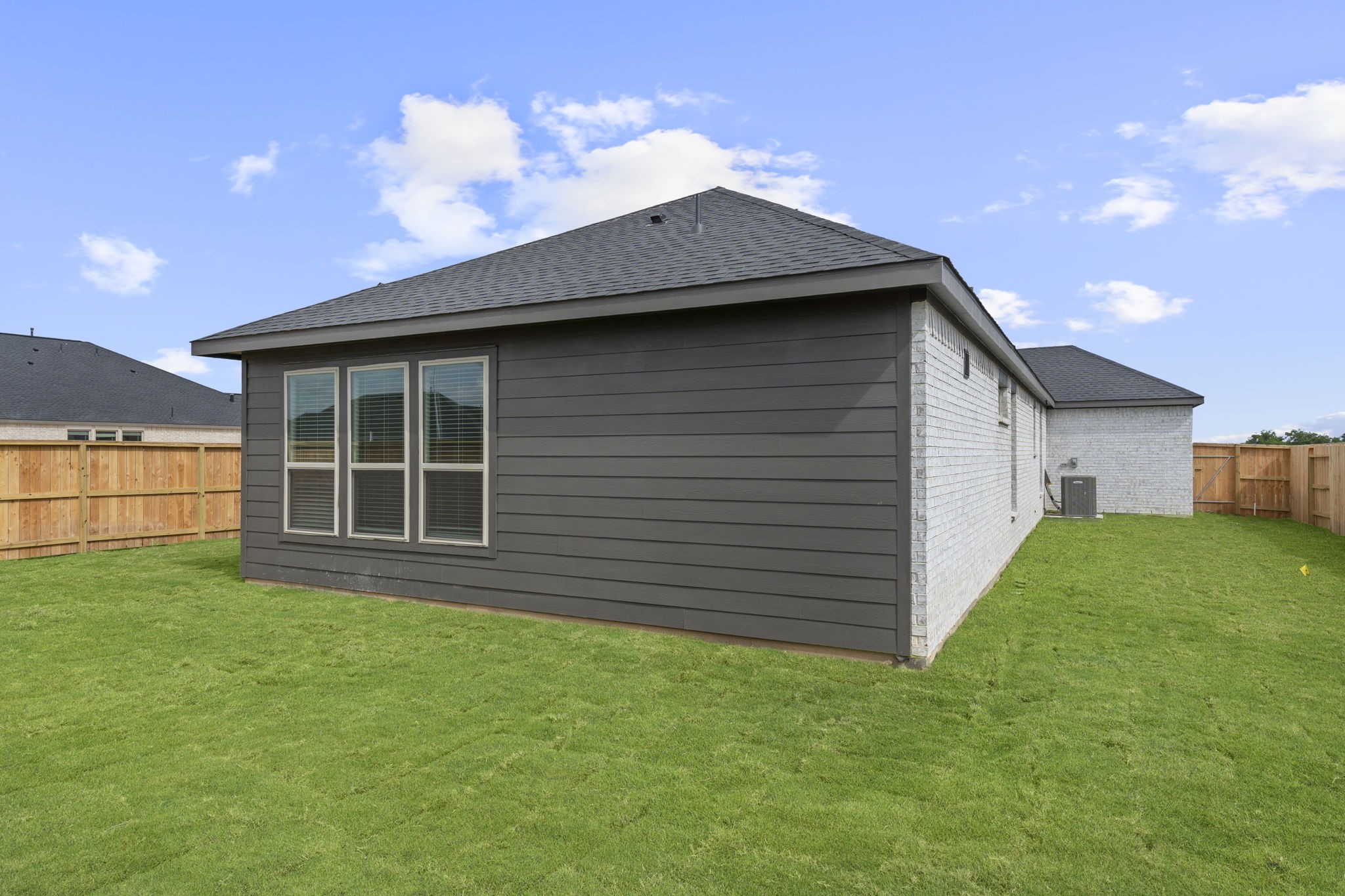 128 Coastal Prairie Drive Property Photo 27