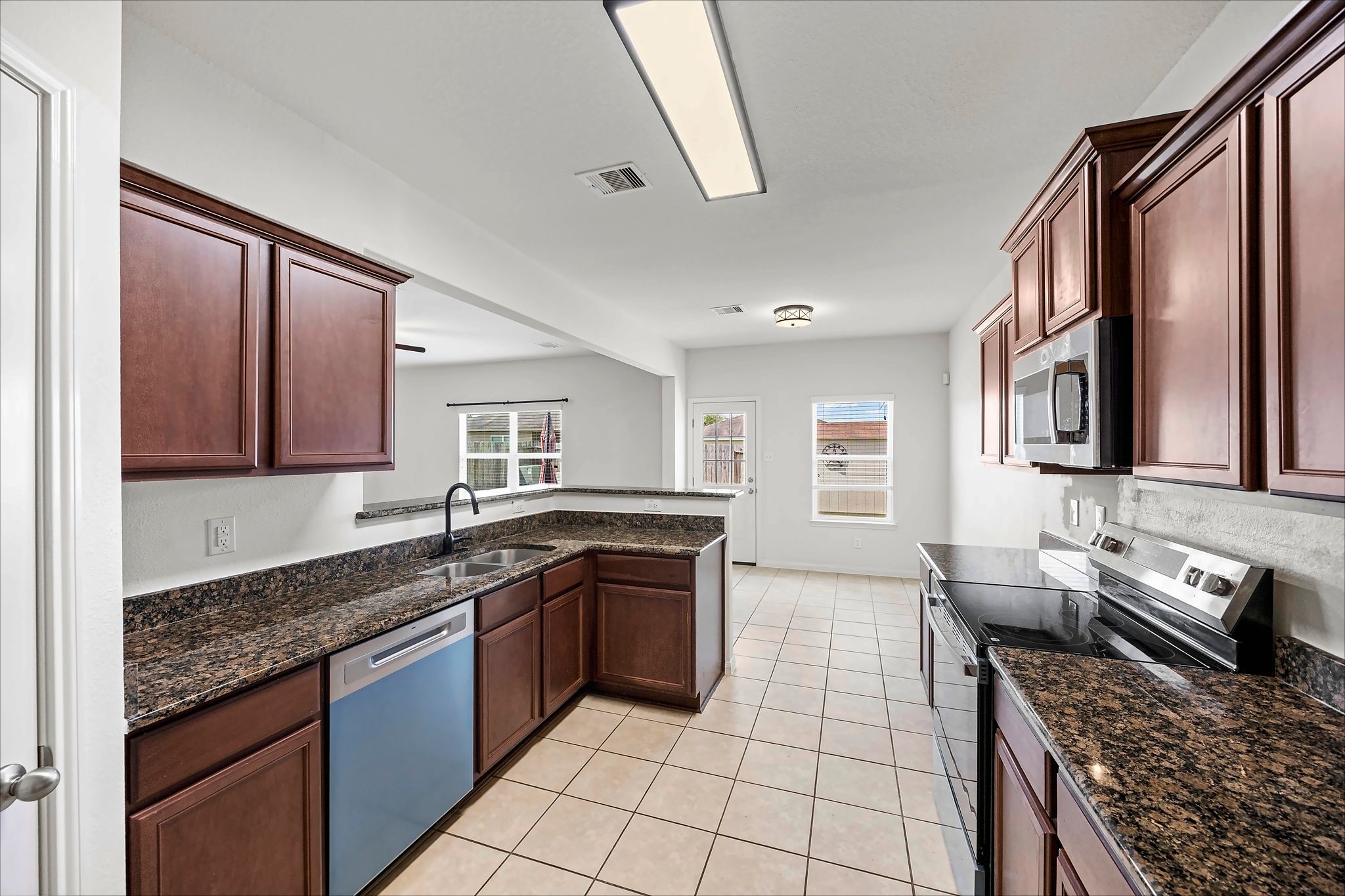20535 Marker Ridge Drive Property Photo 4