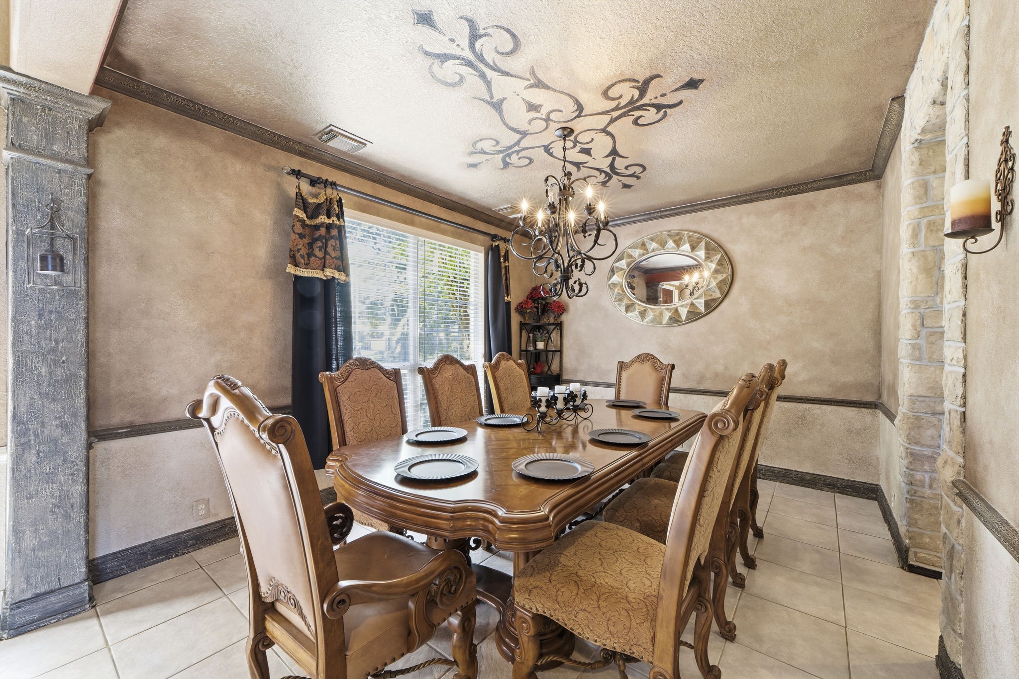 11823 Canyon Mills Drive Property Photo 6