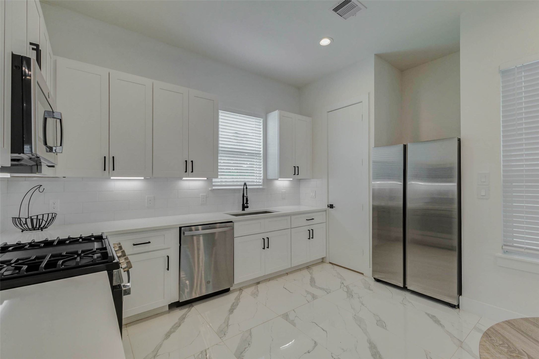 5705 Elysium Street Property Photo 6