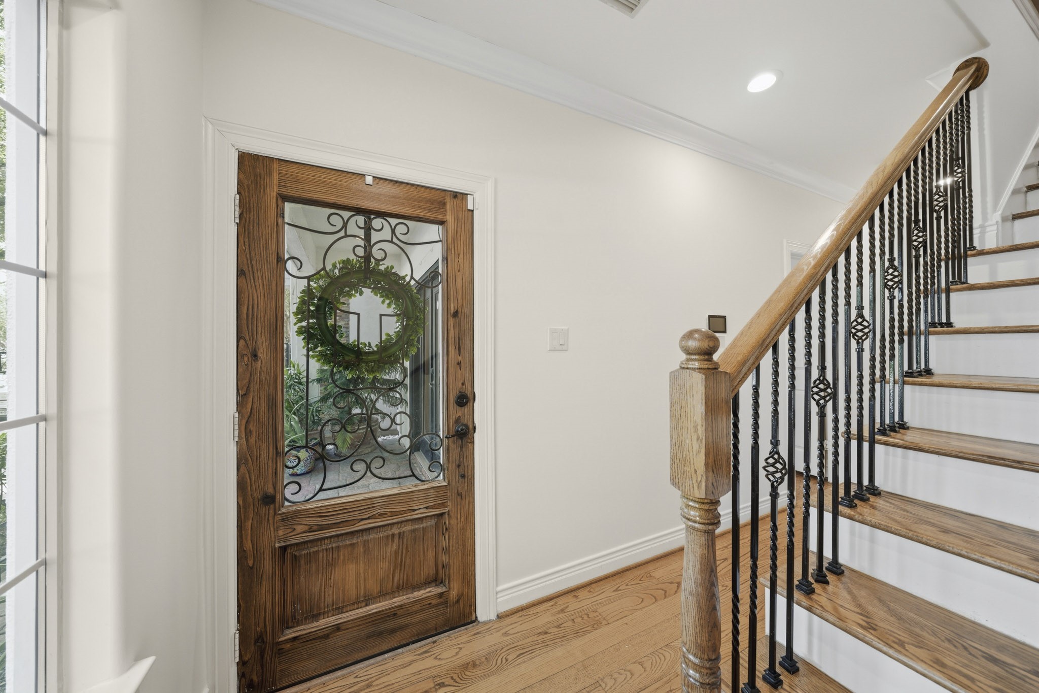1525 Rosewood Street Property Photo 5