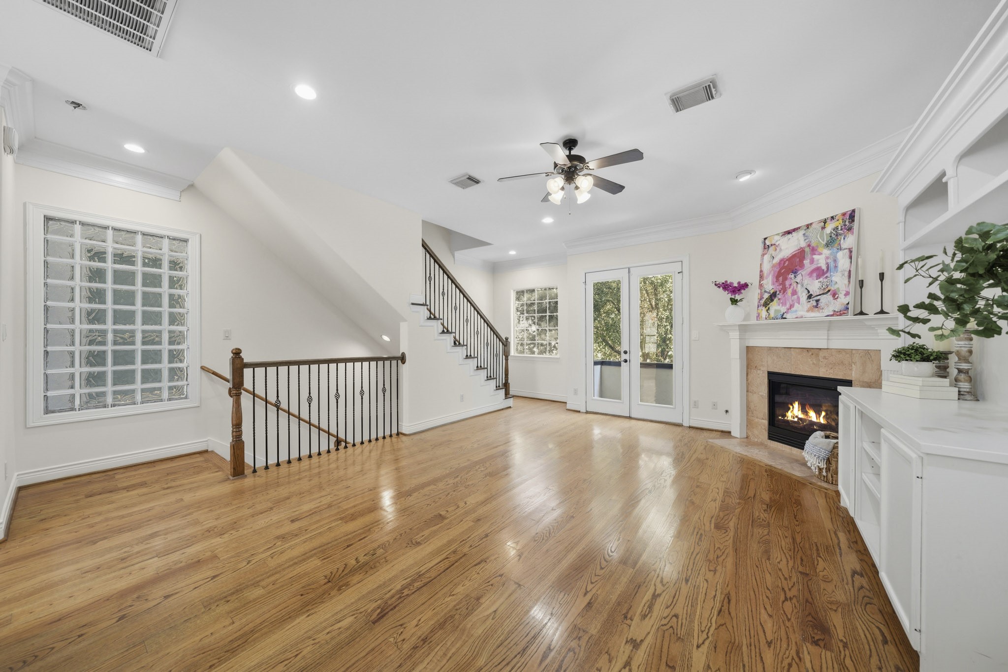 1525 Rosewood Street Property Photo 7
