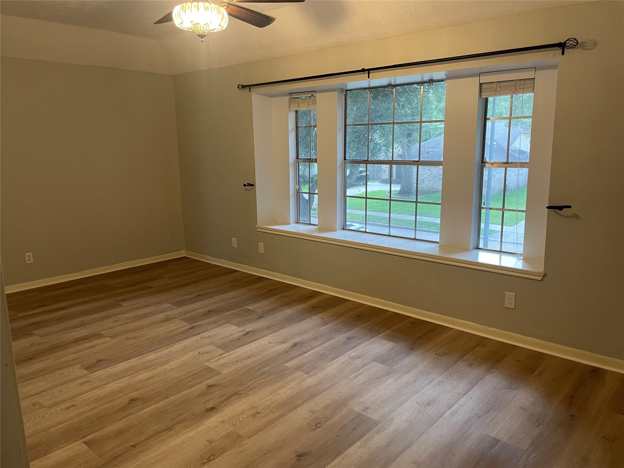 11115 Winspring Drive Property Photo 6