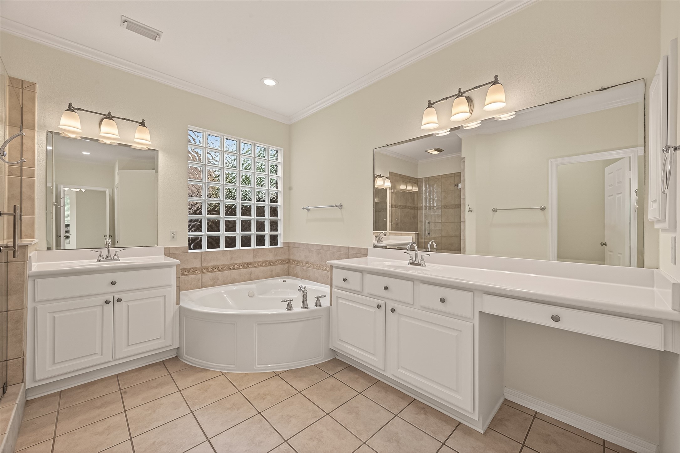 10106 Lost Hollow Lane Property Photo 32