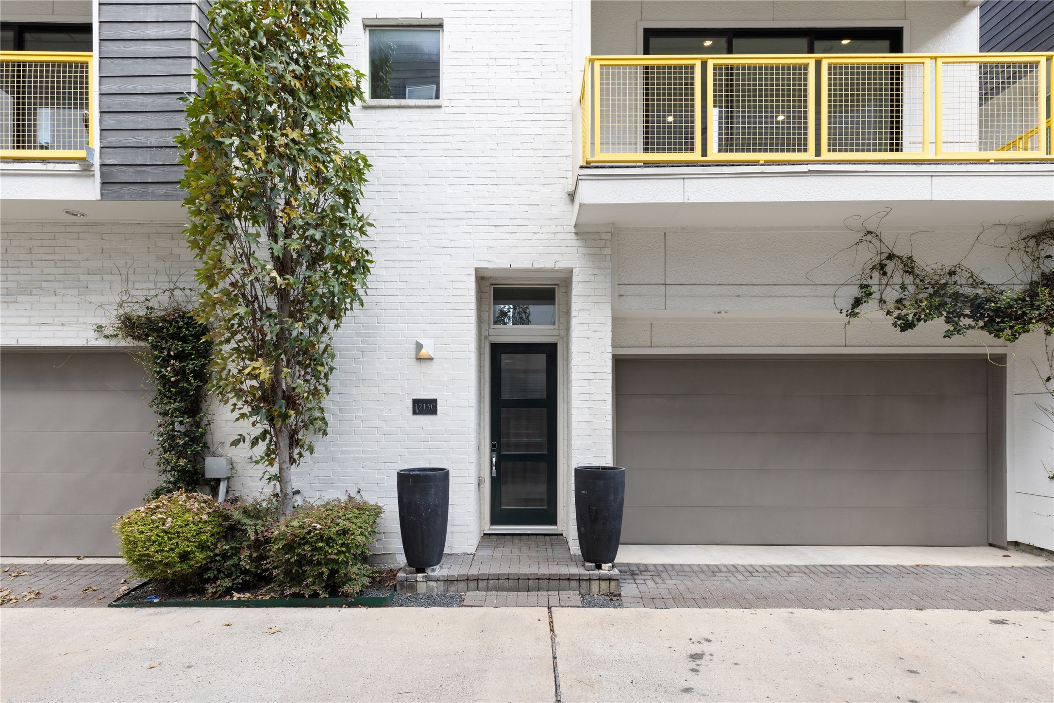 1215 Hickory Street C Property Photo 6