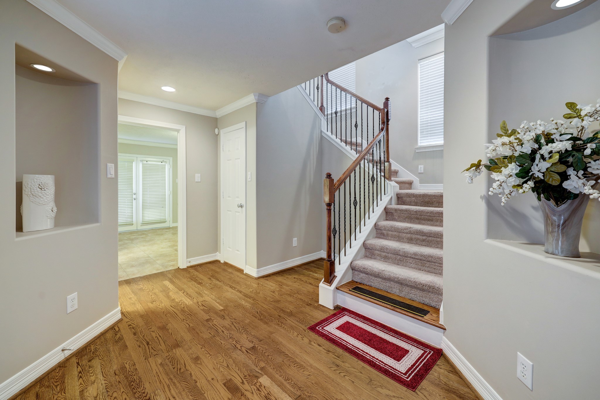 623 Knox Street Property Photo 5