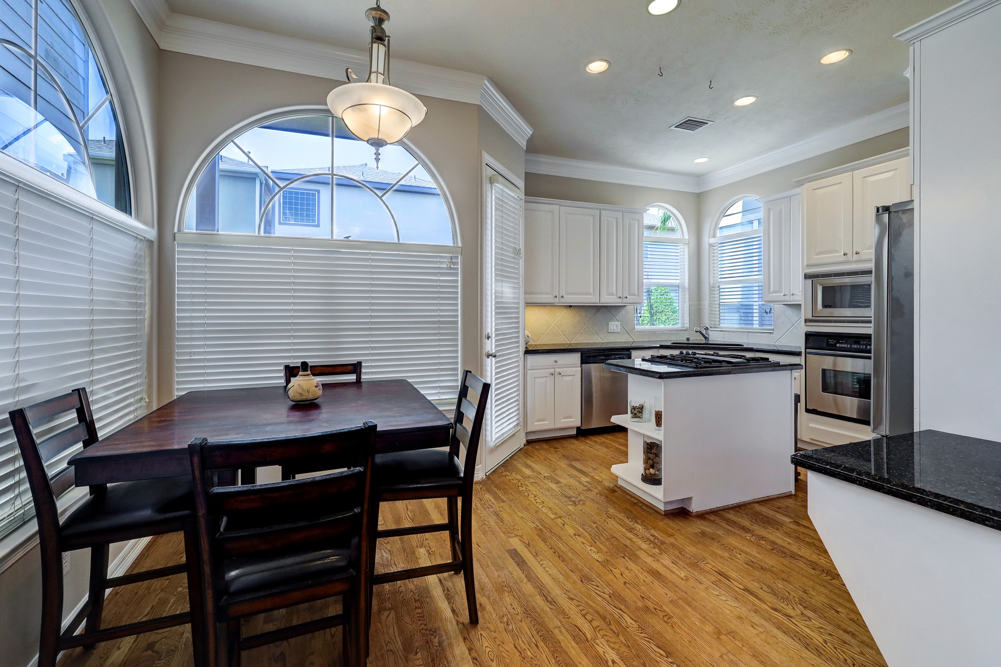 623 Knox Street Property Photo 12