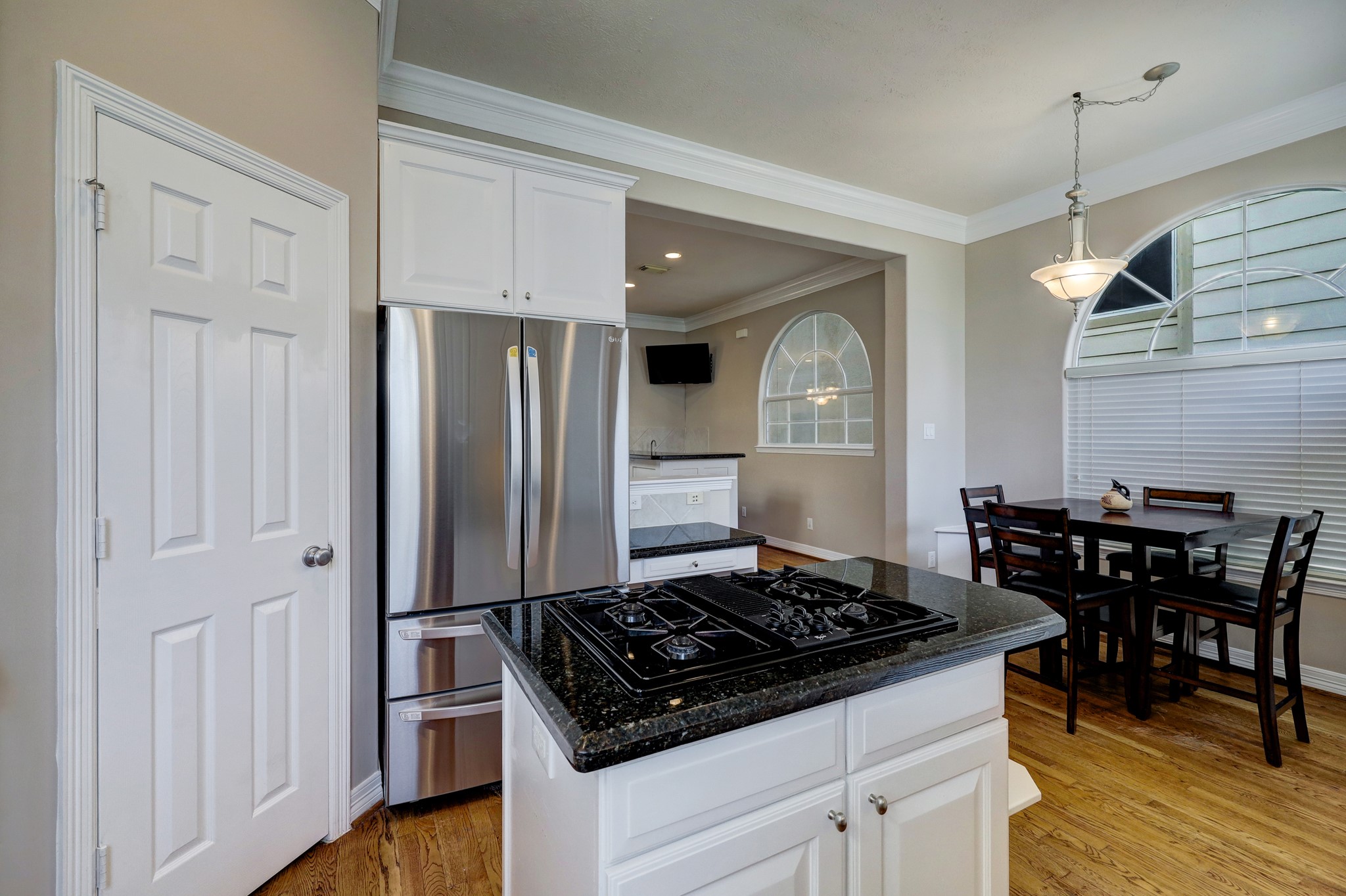 623 Knox Street Property Photo 13