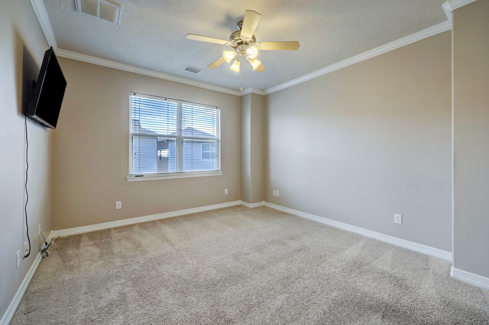 623 Knox Street Property Photo 25