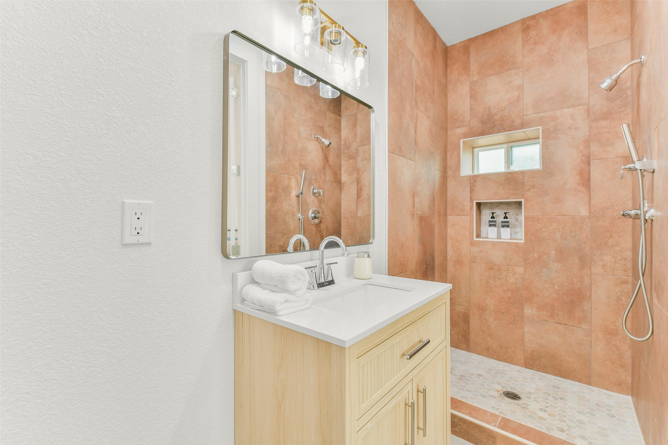 7103 Long Point Road B Property Photo 11