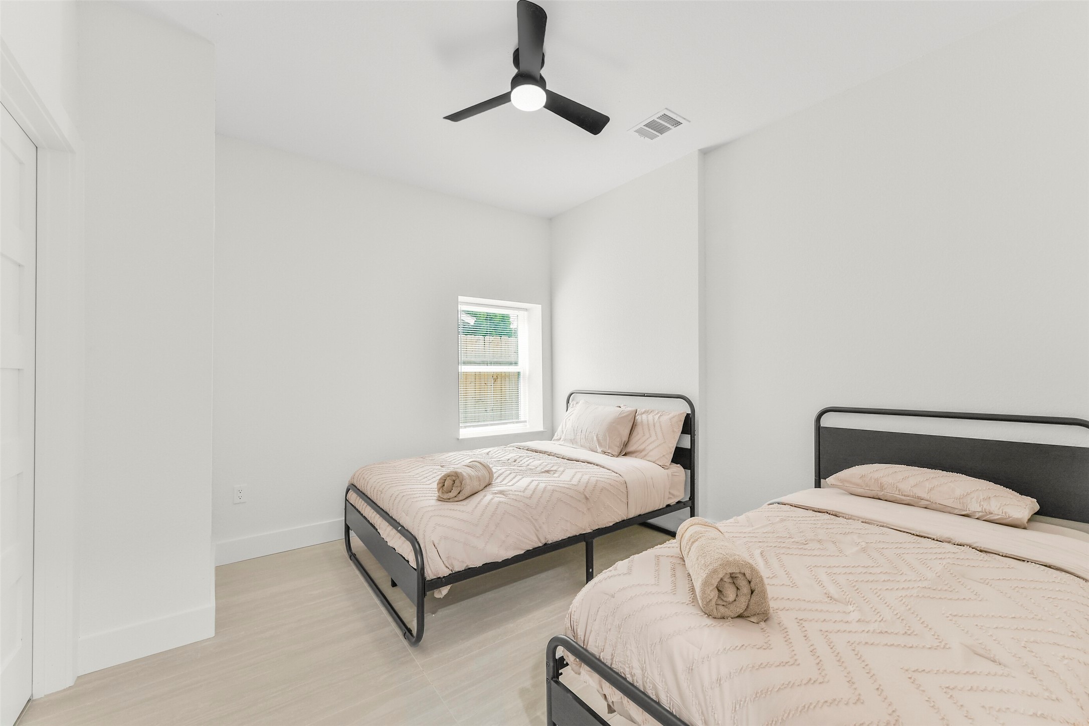 7103 Long Point Road B Property Photo 12