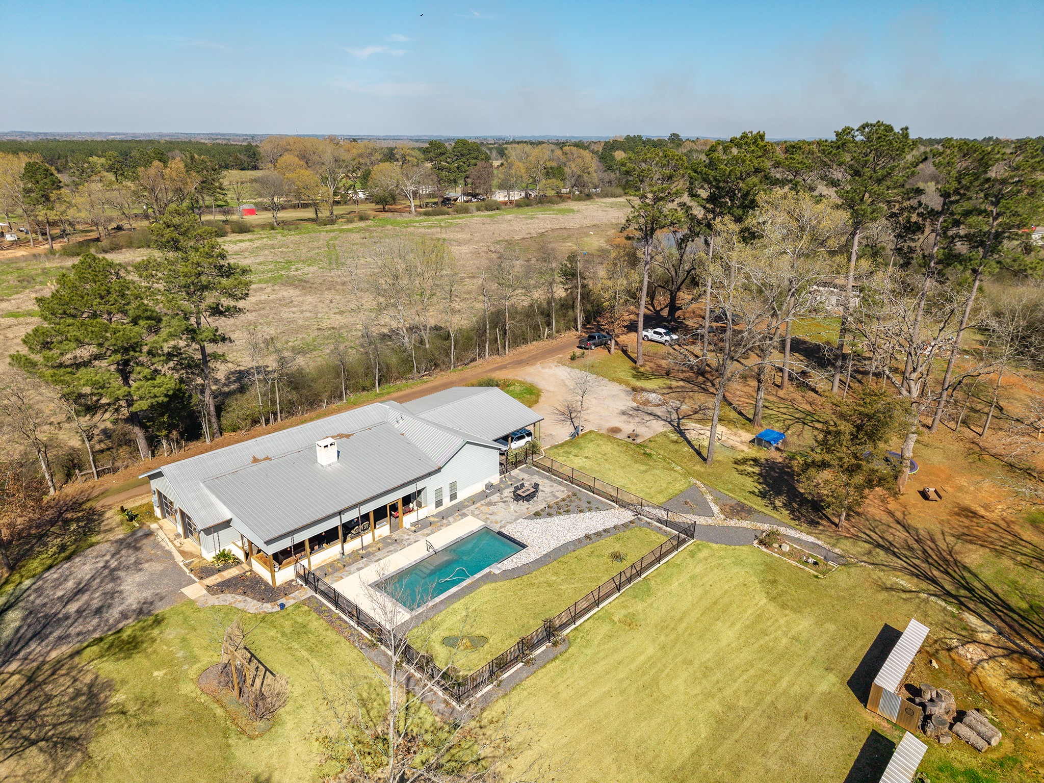 300 Stoddard Drive Property Photo 2
