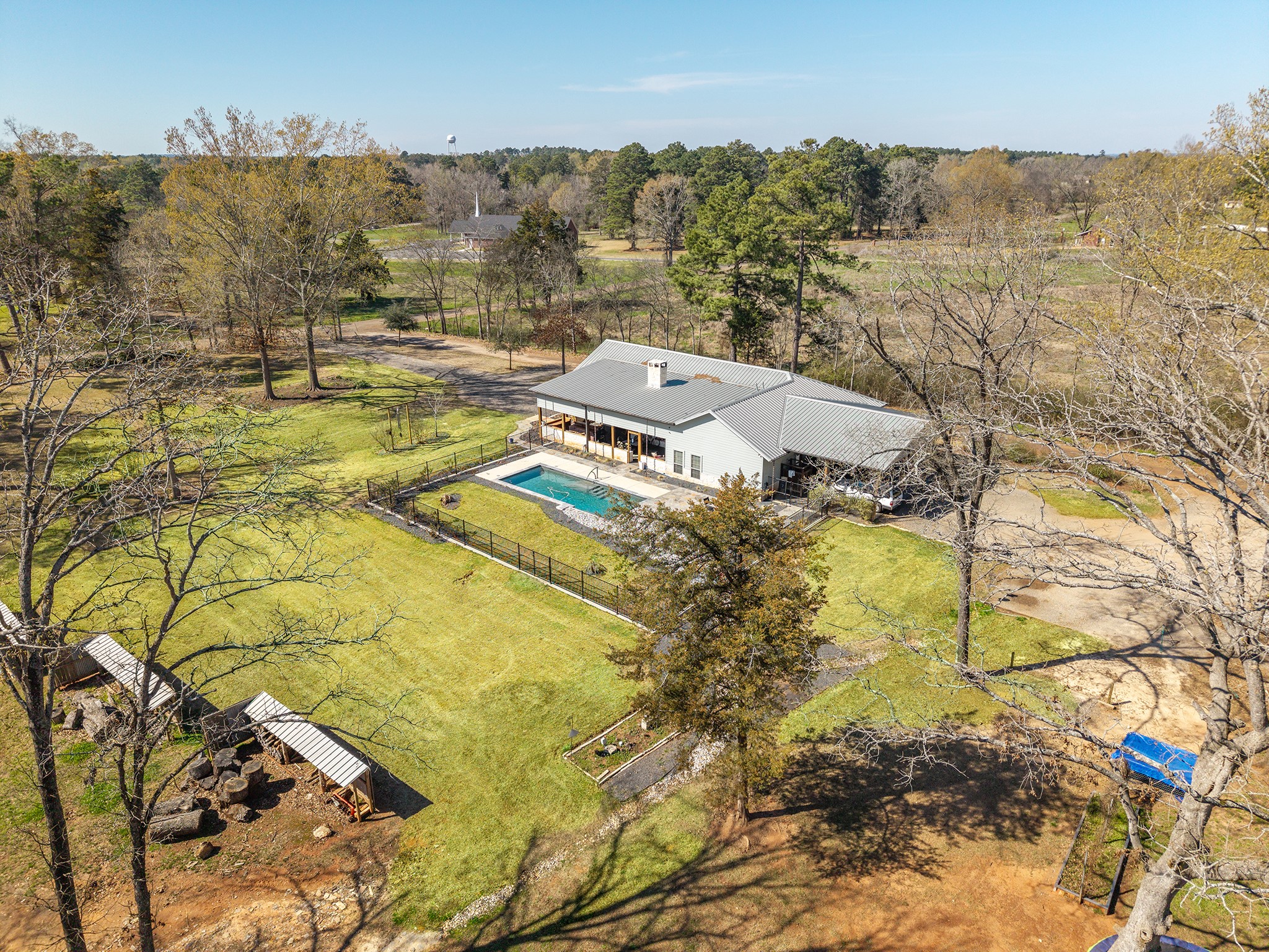 300 Stoddard Drive Property Photo 4