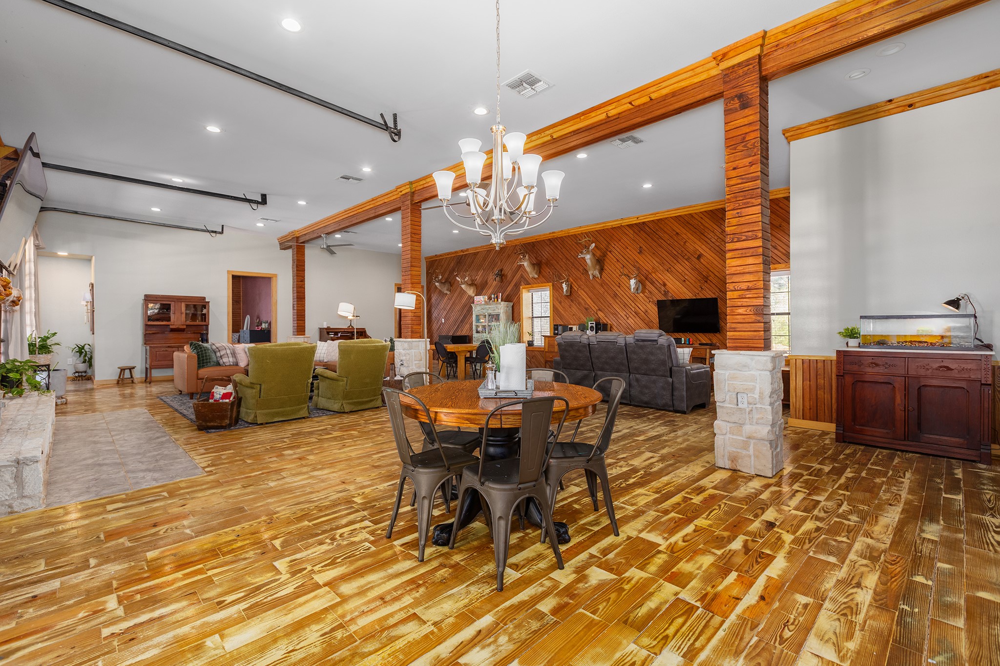 300 Stoddard Drive Property Photo 11
